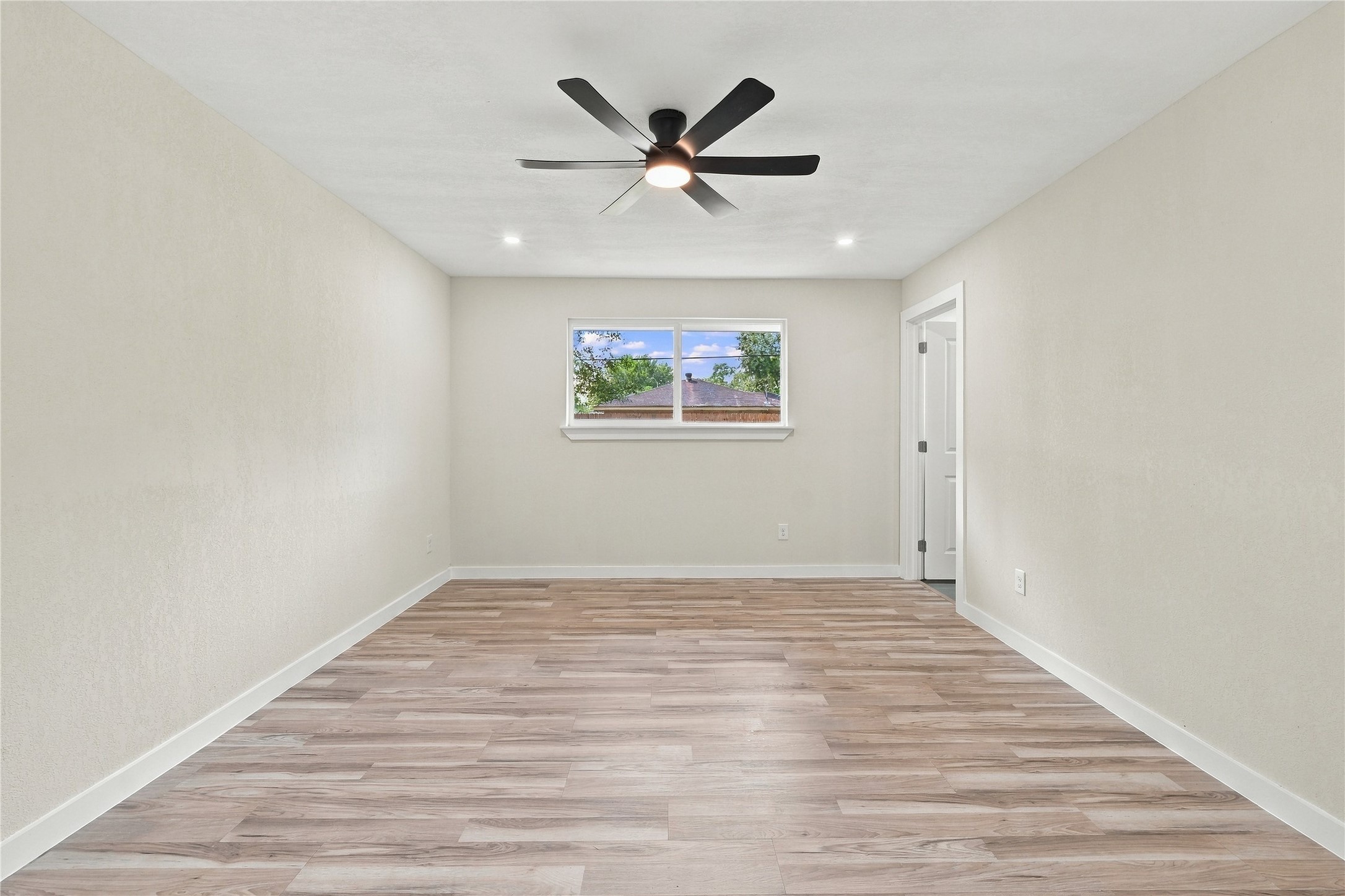 6710 Glen Rock Drive Property Photo 12