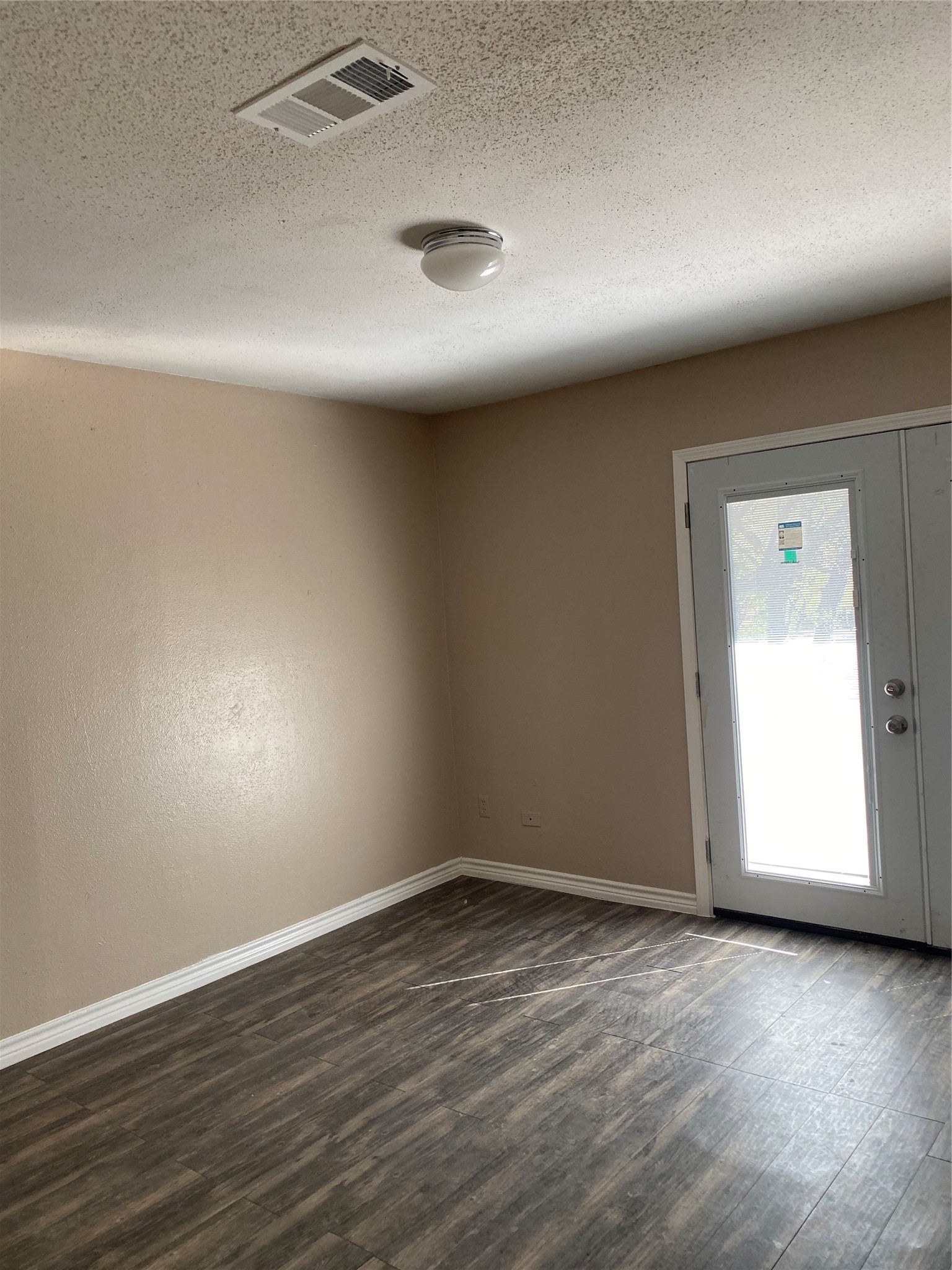 7952 Grove Ridge Drive Property Photo 8