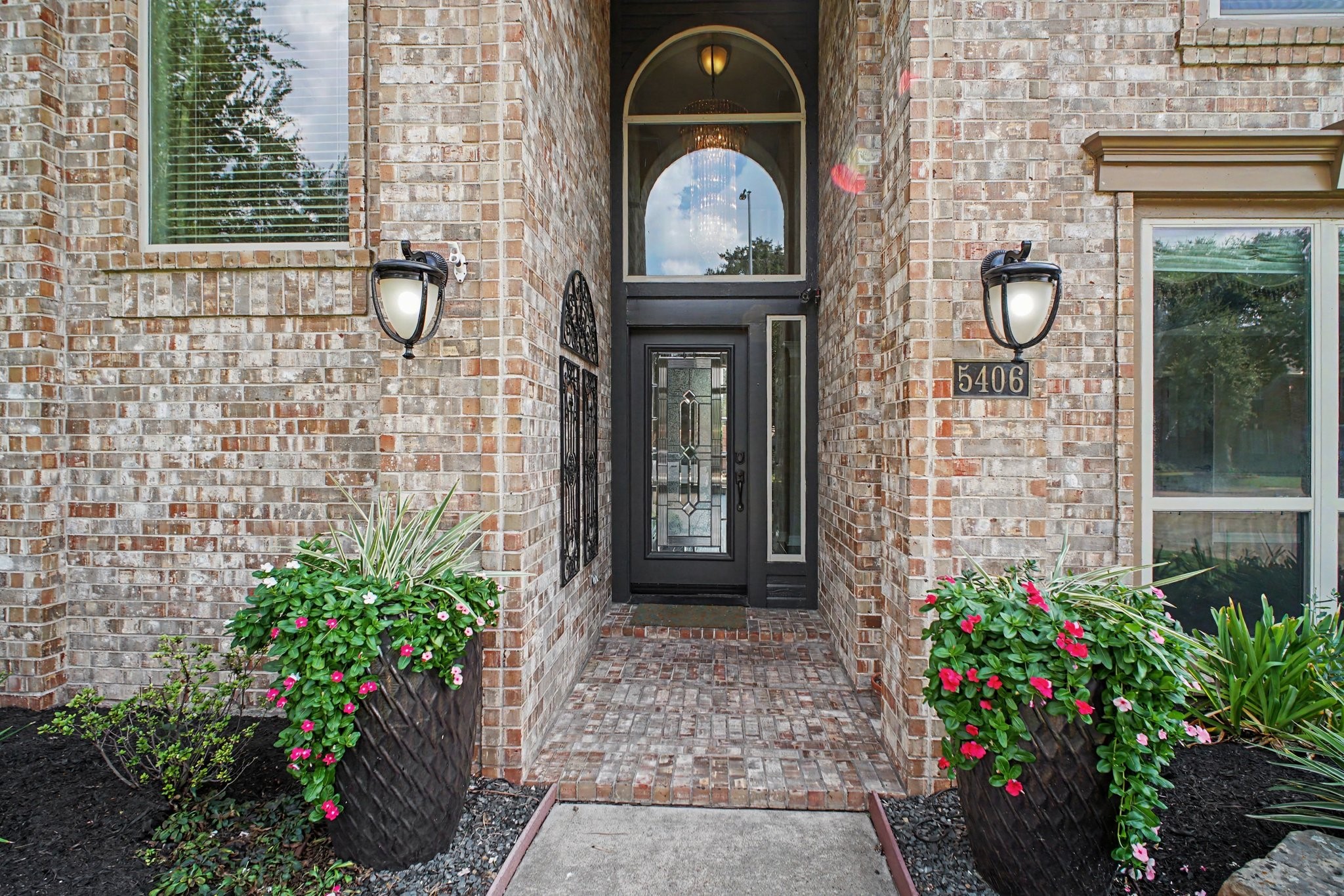 5406 Brook Bend Drive Property Photo 6