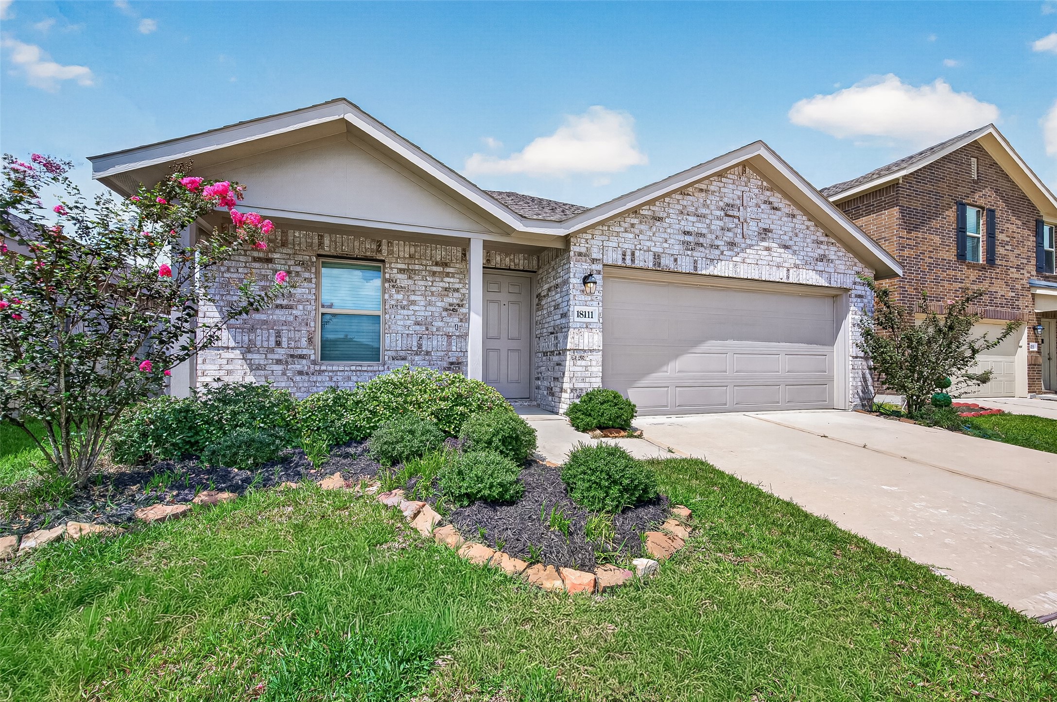 18111 Robin Creek Dr Property Photo 1