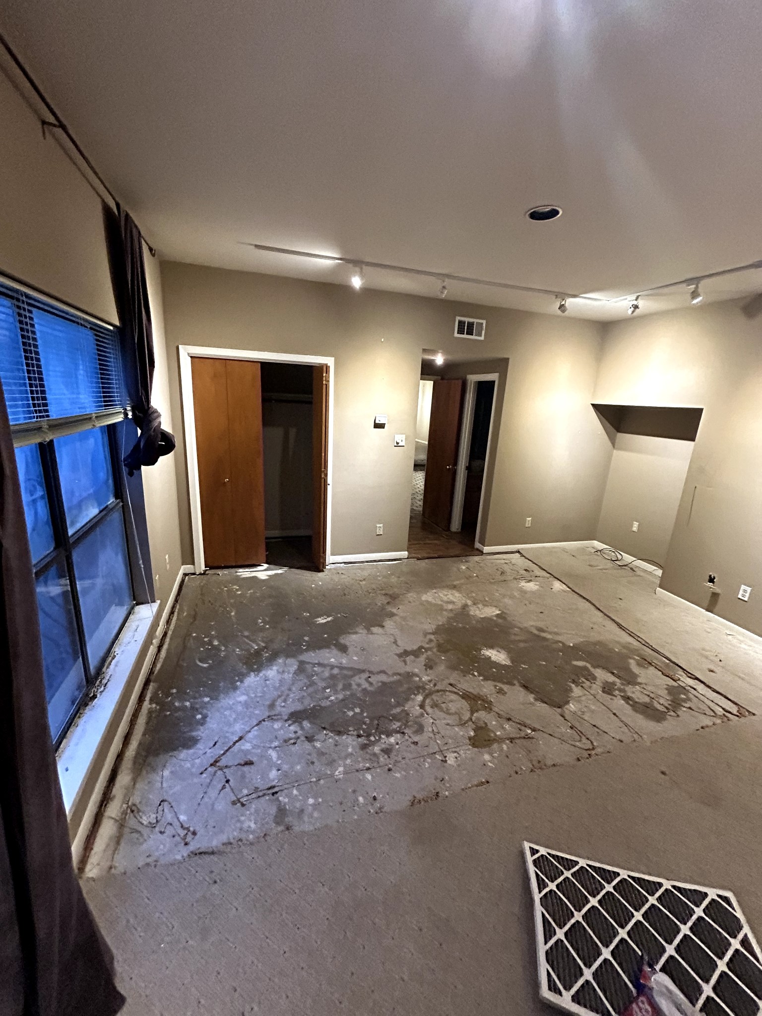 2118 Fulham Court Property Photo 15