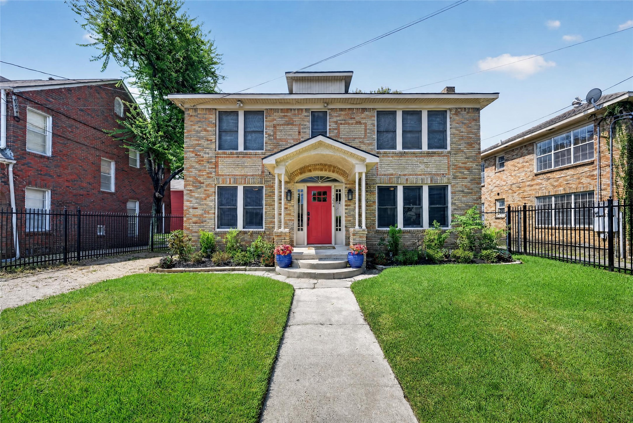 1824 Rosedale Street B Property Photo 2