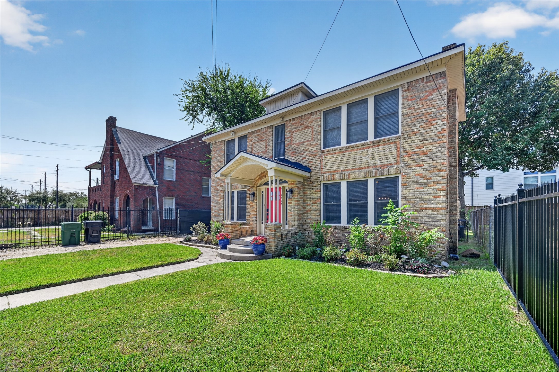 1824 Rosedale Street B Property Photo 3