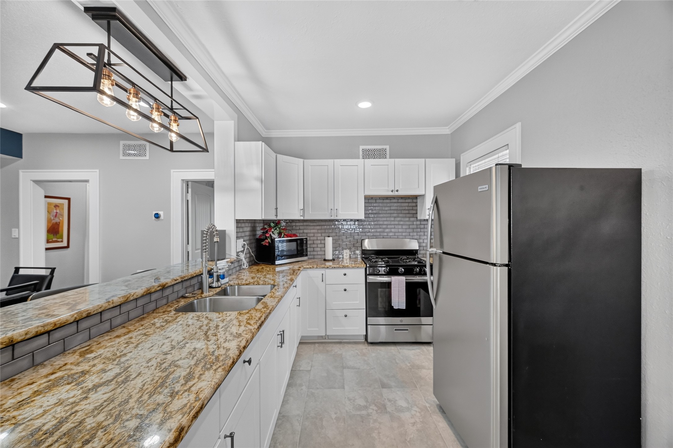 1824 Rosedale Street B Property Photo 10
