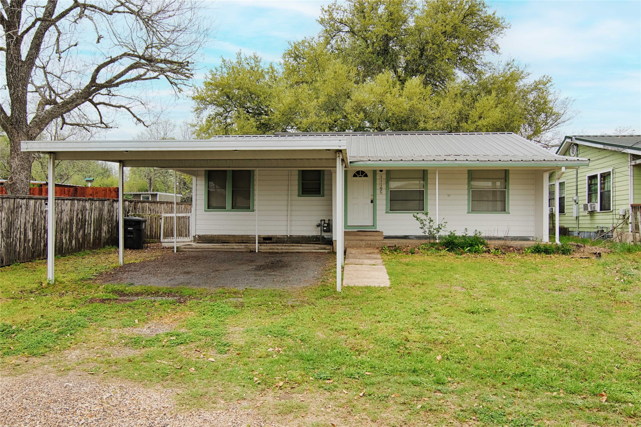 1116-c Simpson Street Property Photo