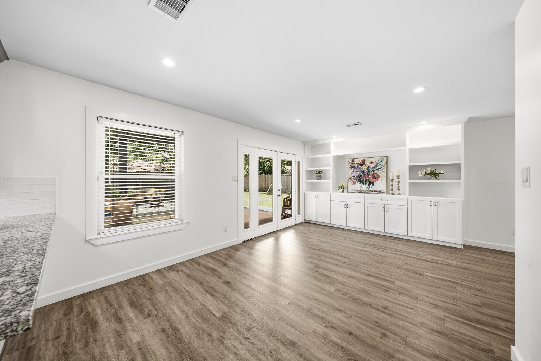 9634 Meadowglen Lane Property Photo 10