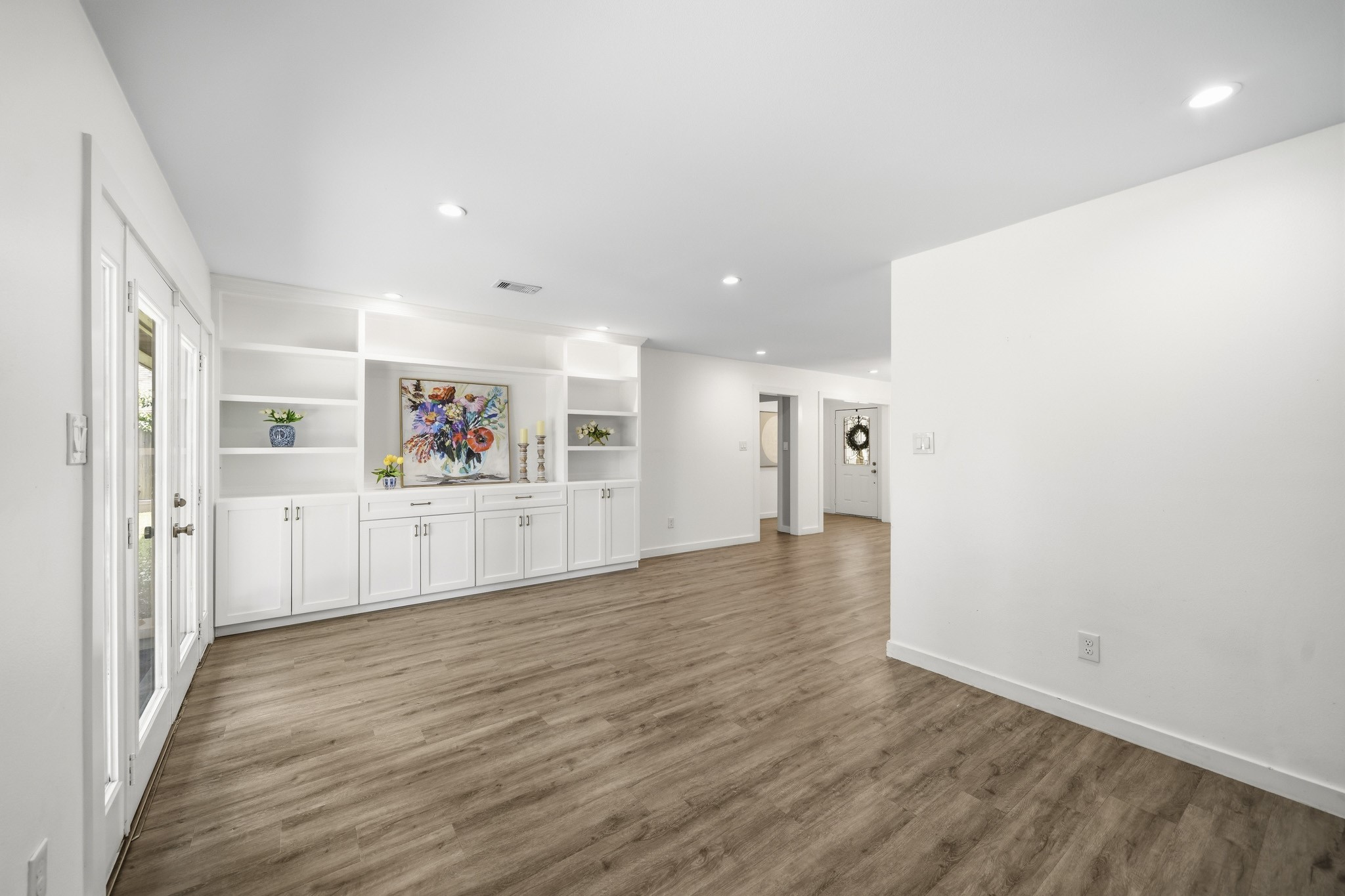 9634 Meadowglen Lane Property Photo 14
