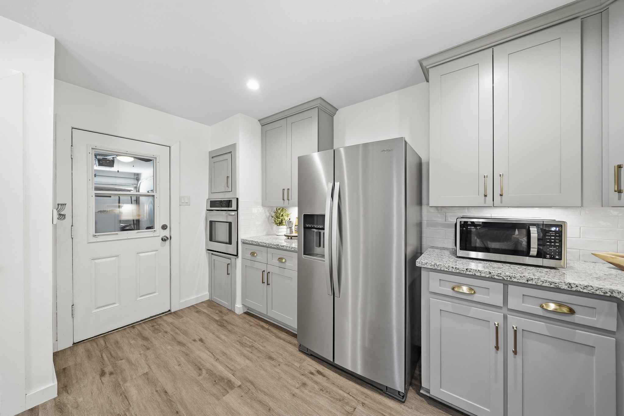9634 Meadowglen Lane Property Photo 17