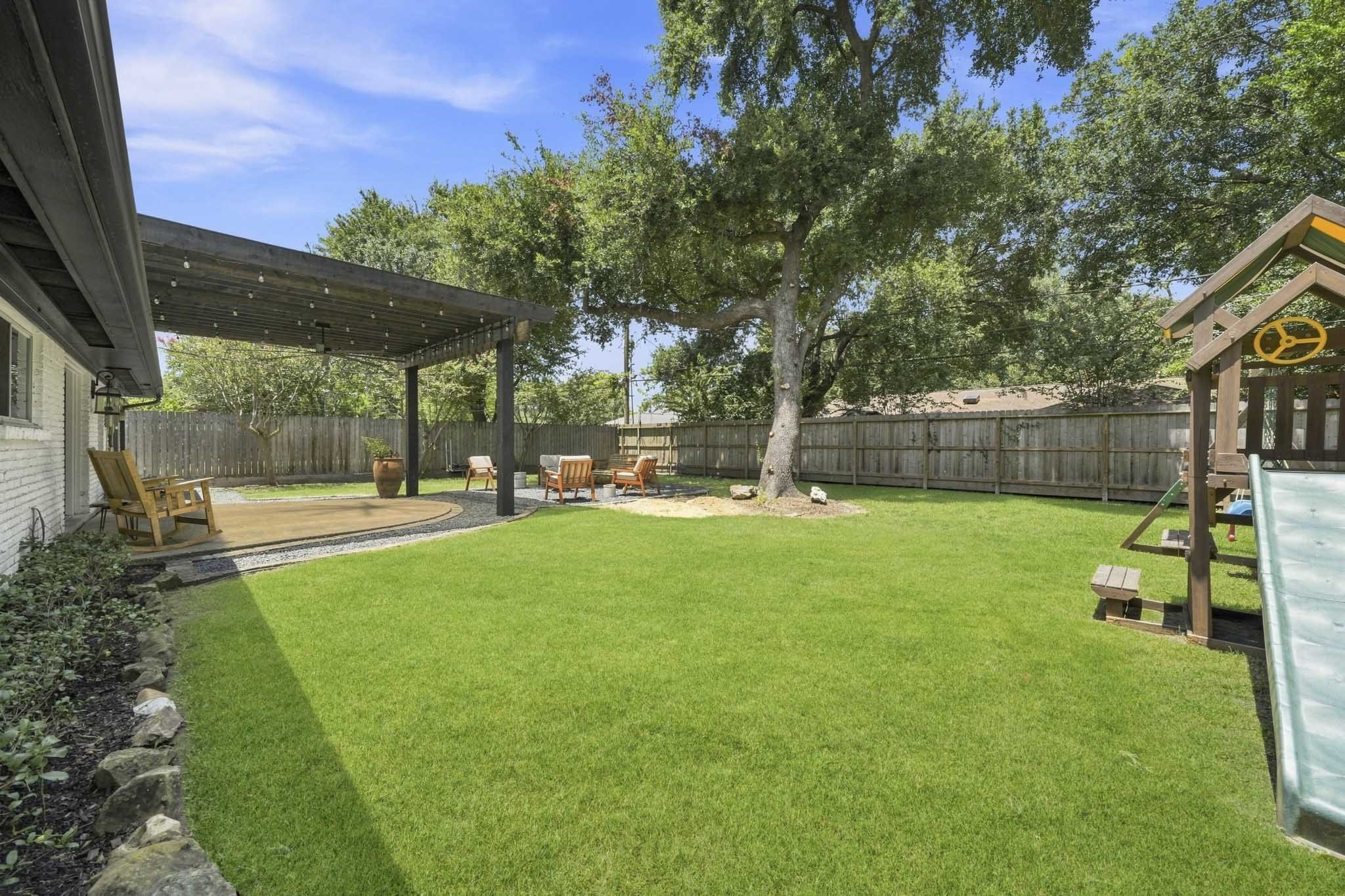 9634 Meadowglen Lane Property Photo 37
