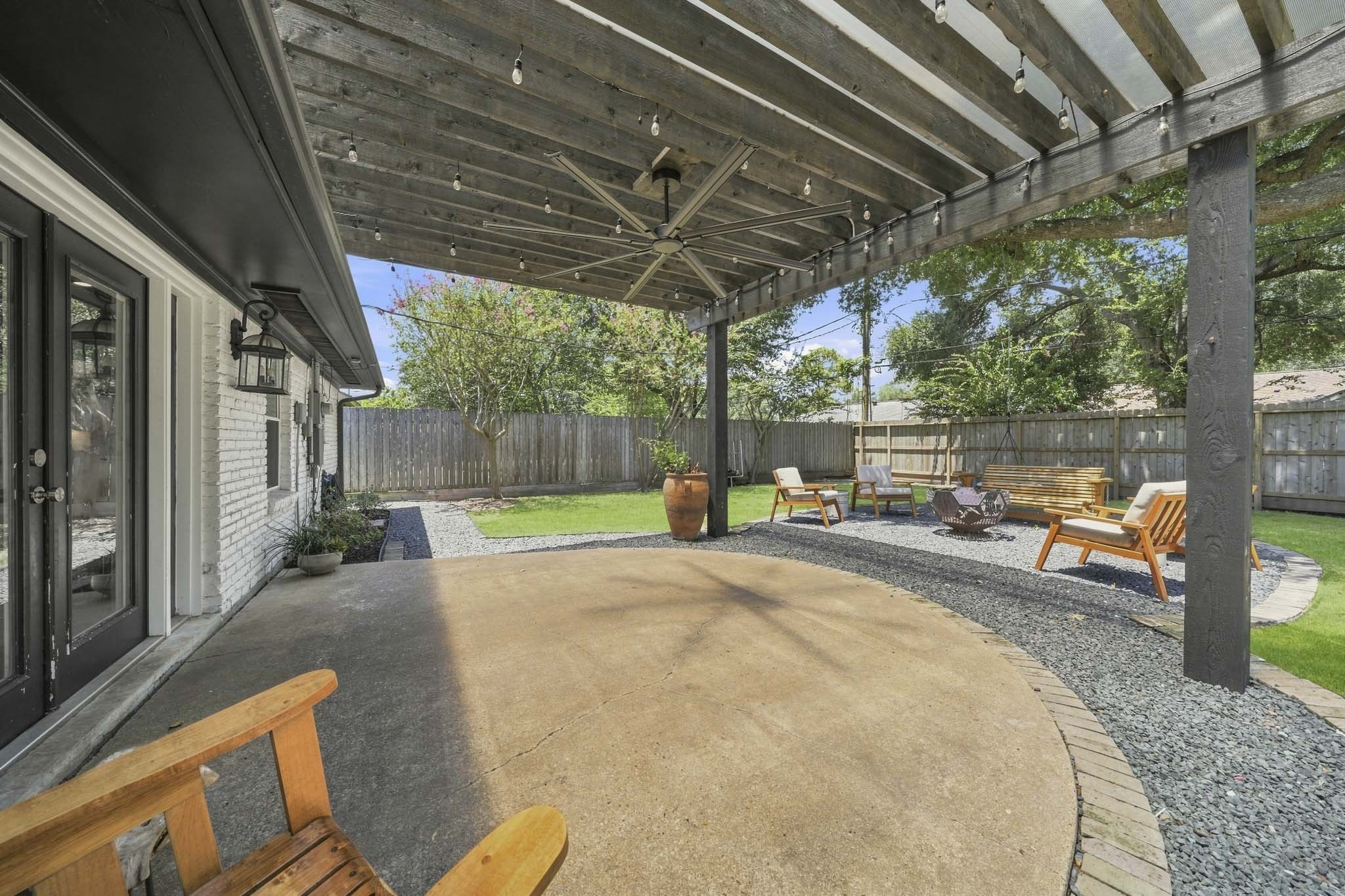 9634 Meadowglen Lane Property Photo 42