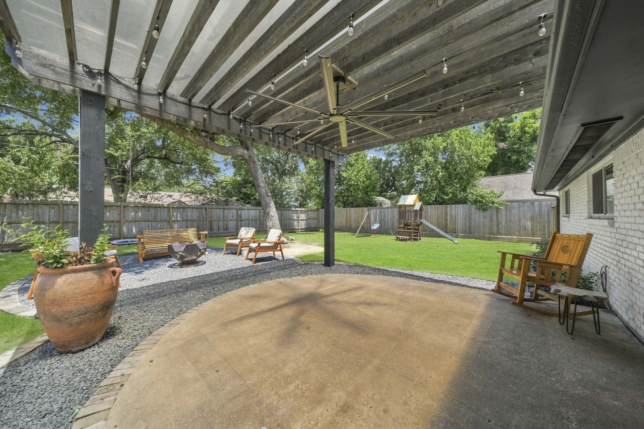 9634 Meadowglen Lane Property Photo 43