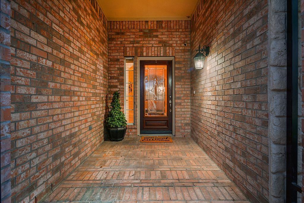 25311 Hamden Valley Drive Property Photo 5