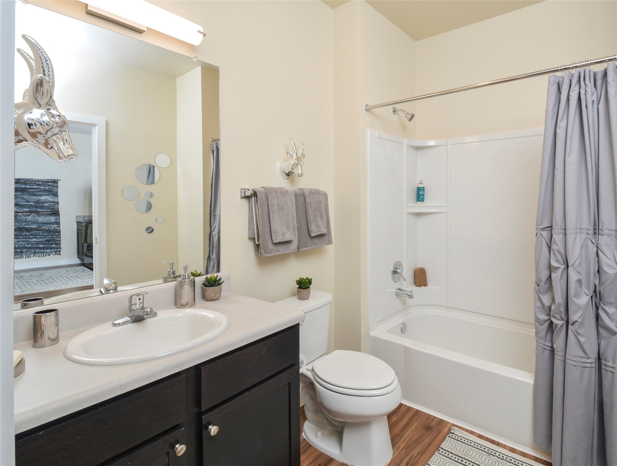 10148 Culebra Road Property Photo 2