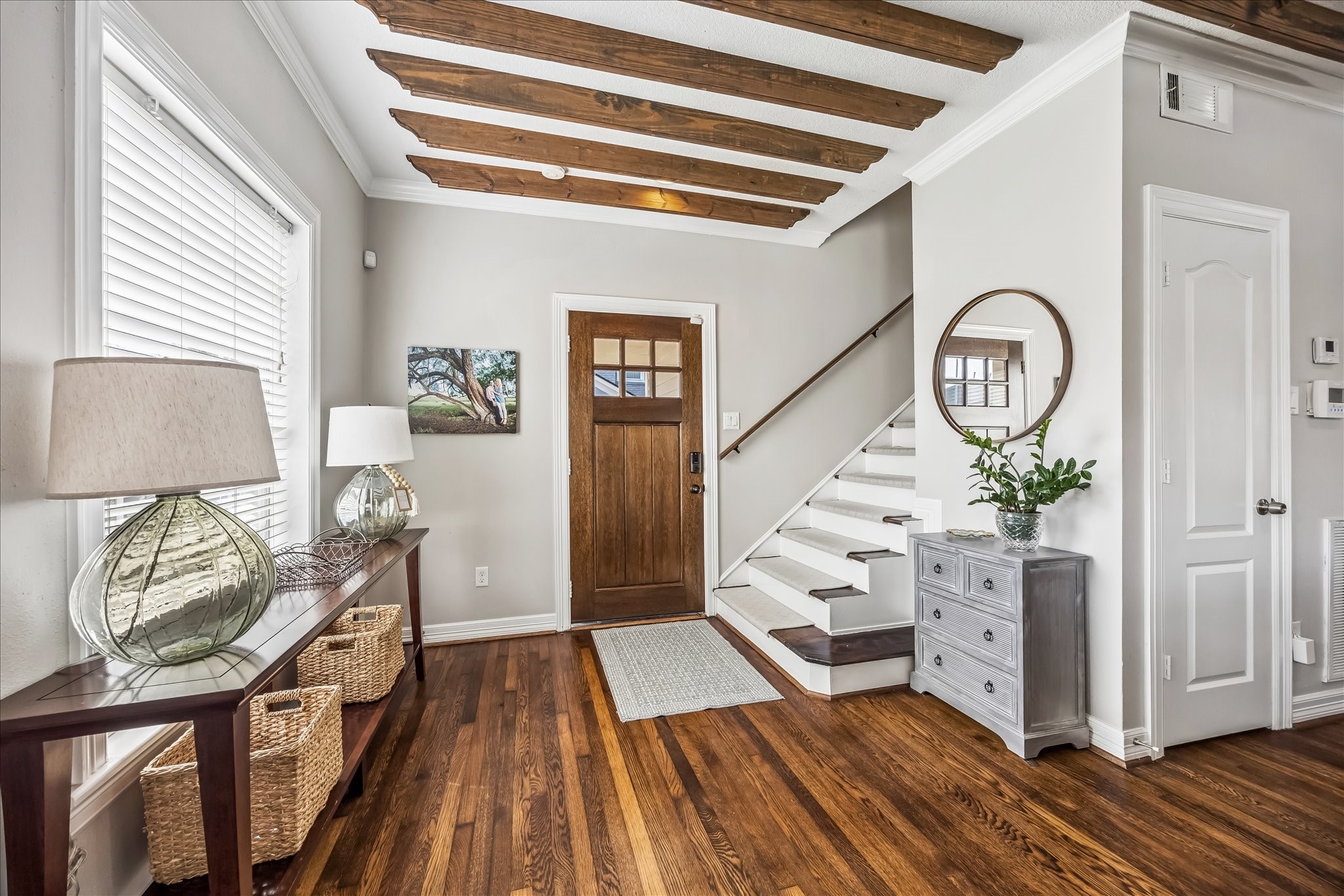 1909 Rosewood Street Property Photo 4