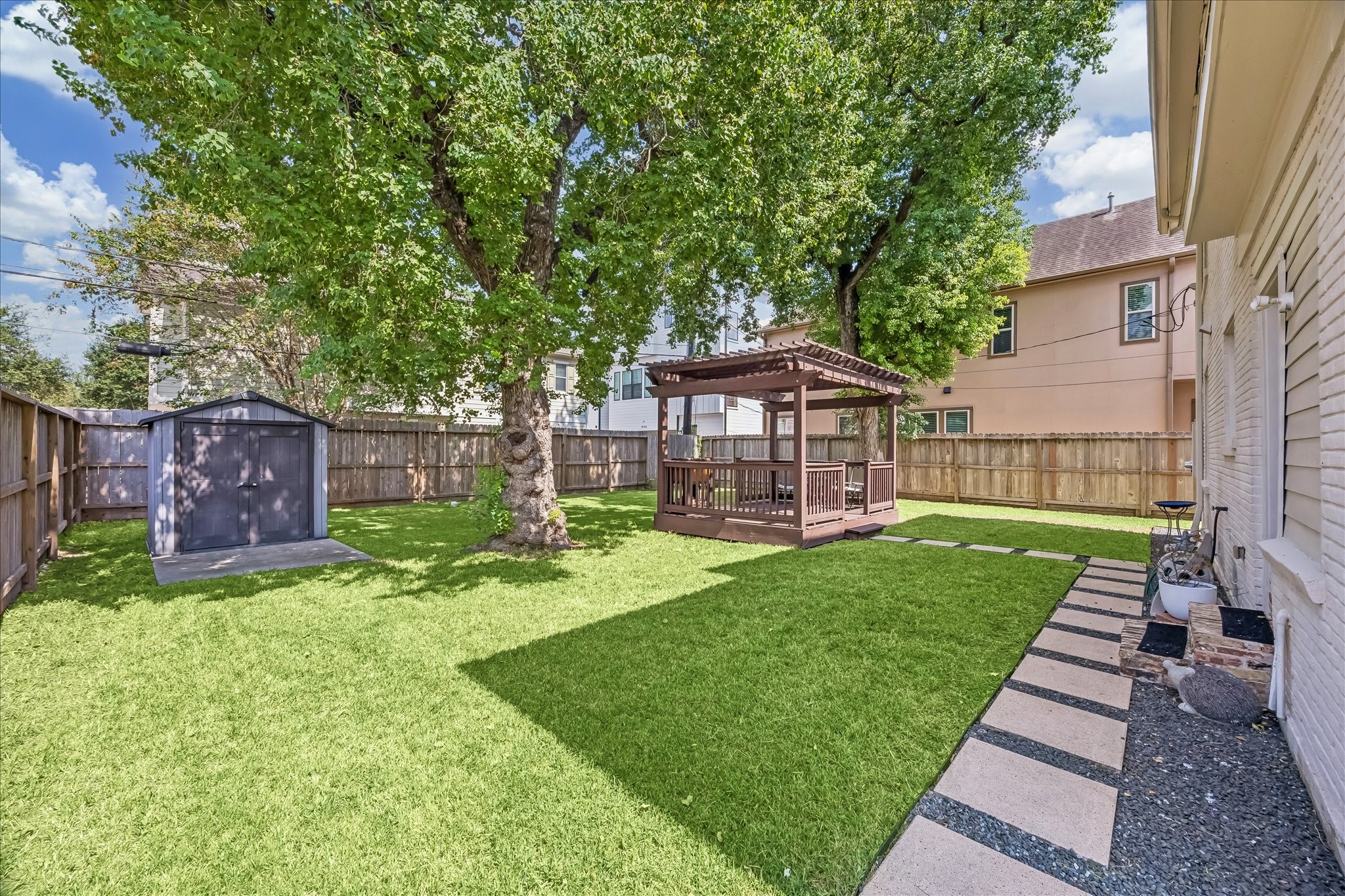 1909 Rosewood Street Property Photo 22
