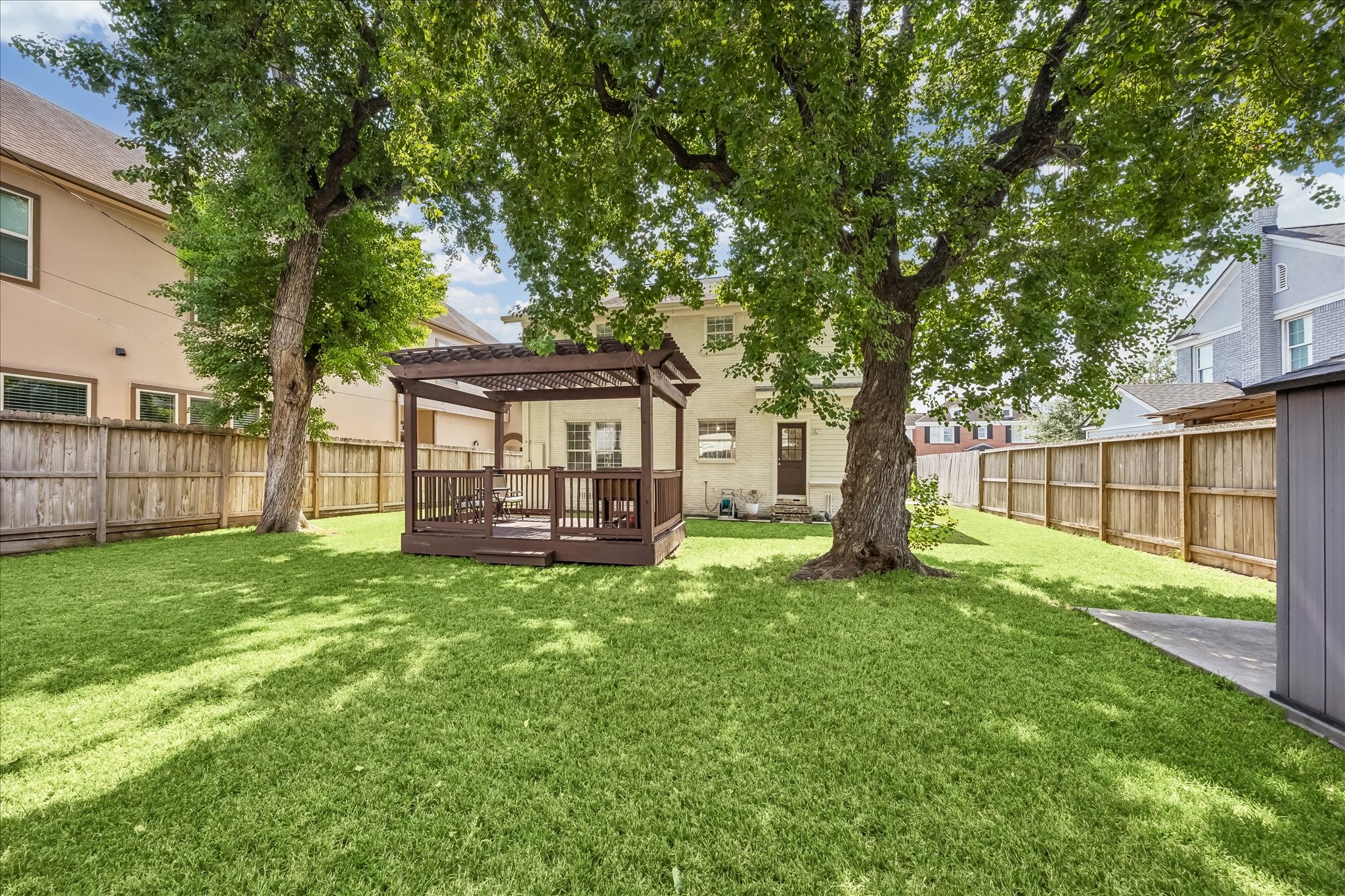 1909 Rosewood Street Property Photo 25