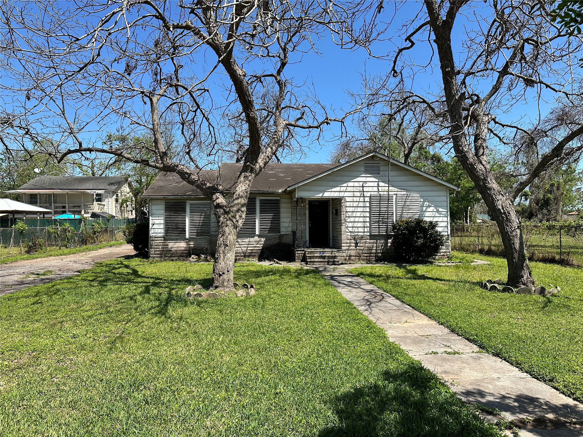 249 S Main Street Property Photo