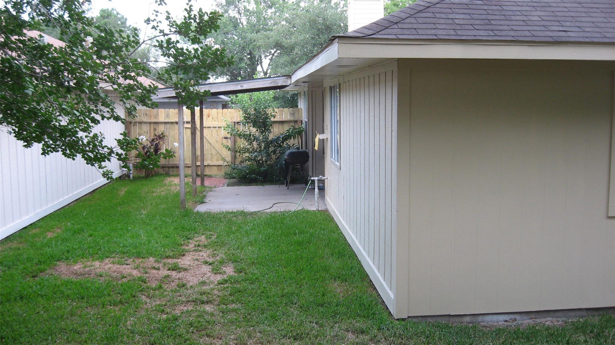16210 Barbarossa Drive Property Photo 14