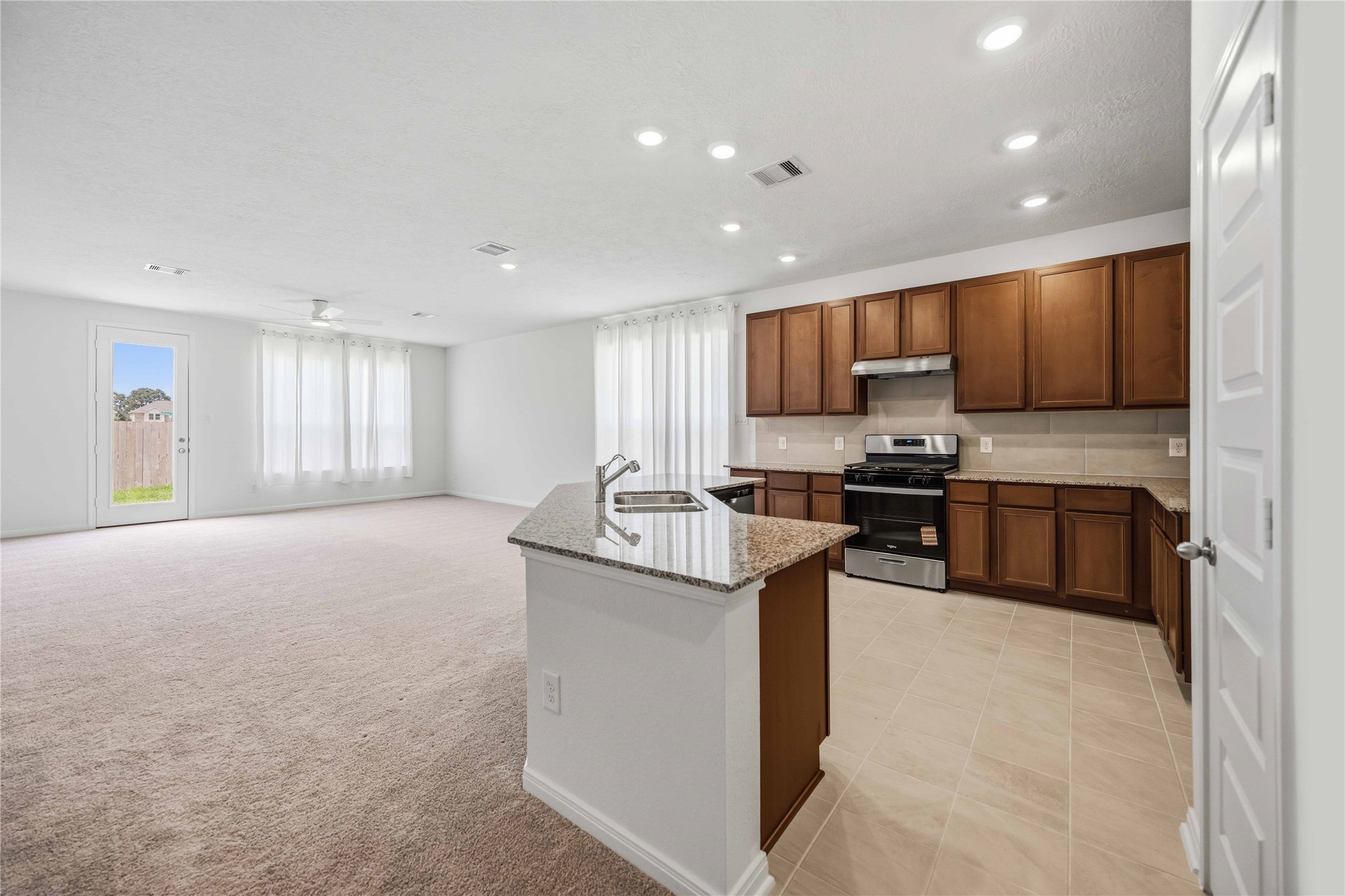 18206 Spruce Cottage Dr Property Photo 8