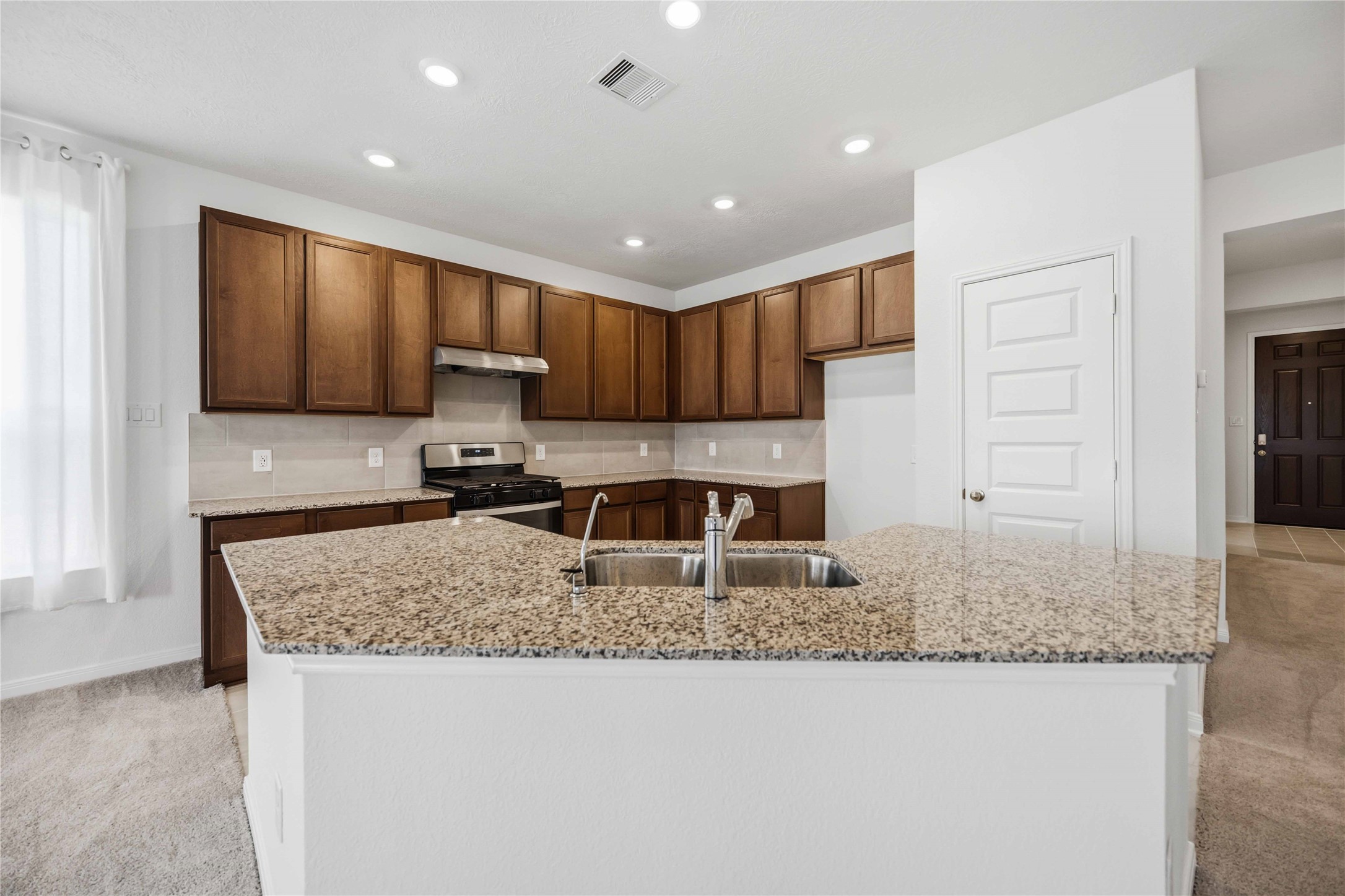 18206 Spruce Cottage Dr Property Photo 9