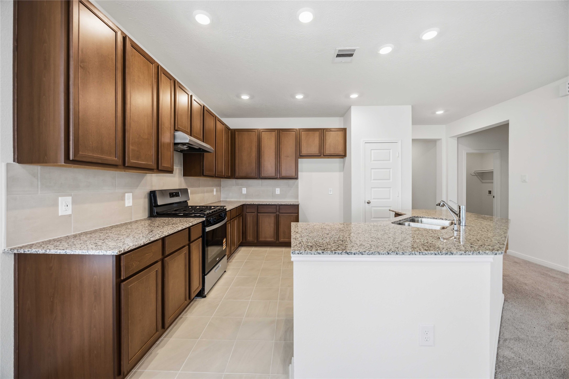 18206 Spruce Cottage Dr Property Photo 10