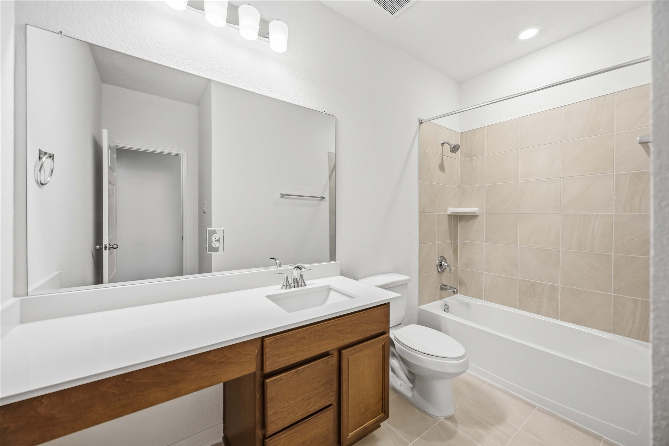 18206 Spruce Cottage Dr Property Photo 14