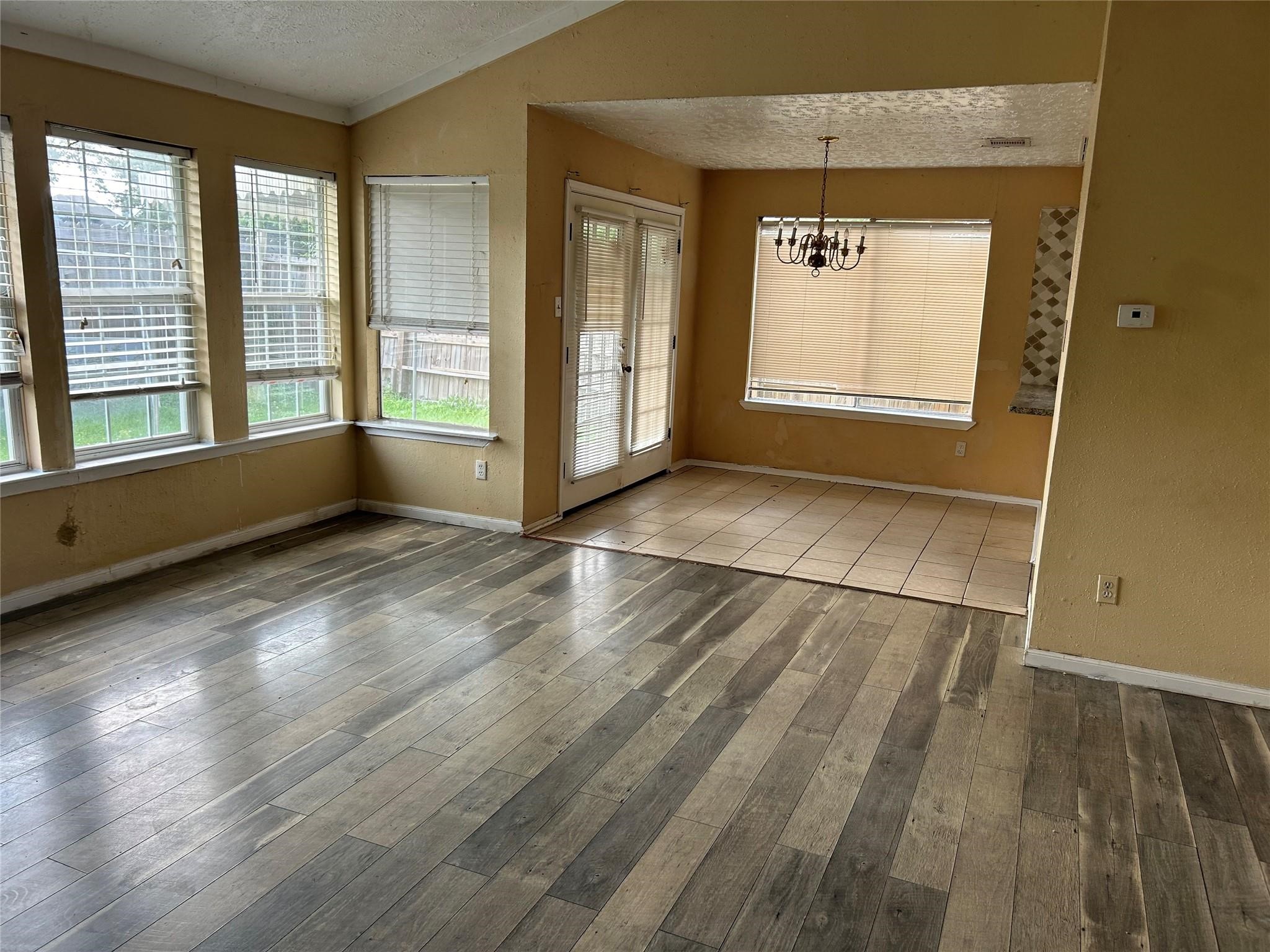 1154 W Brompton Drive Property Photo 8