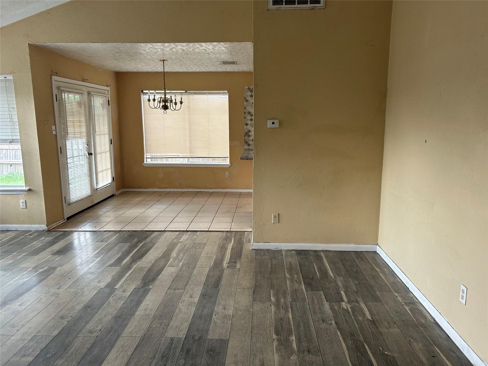 1154 W Brompton Drive Property Photo 9