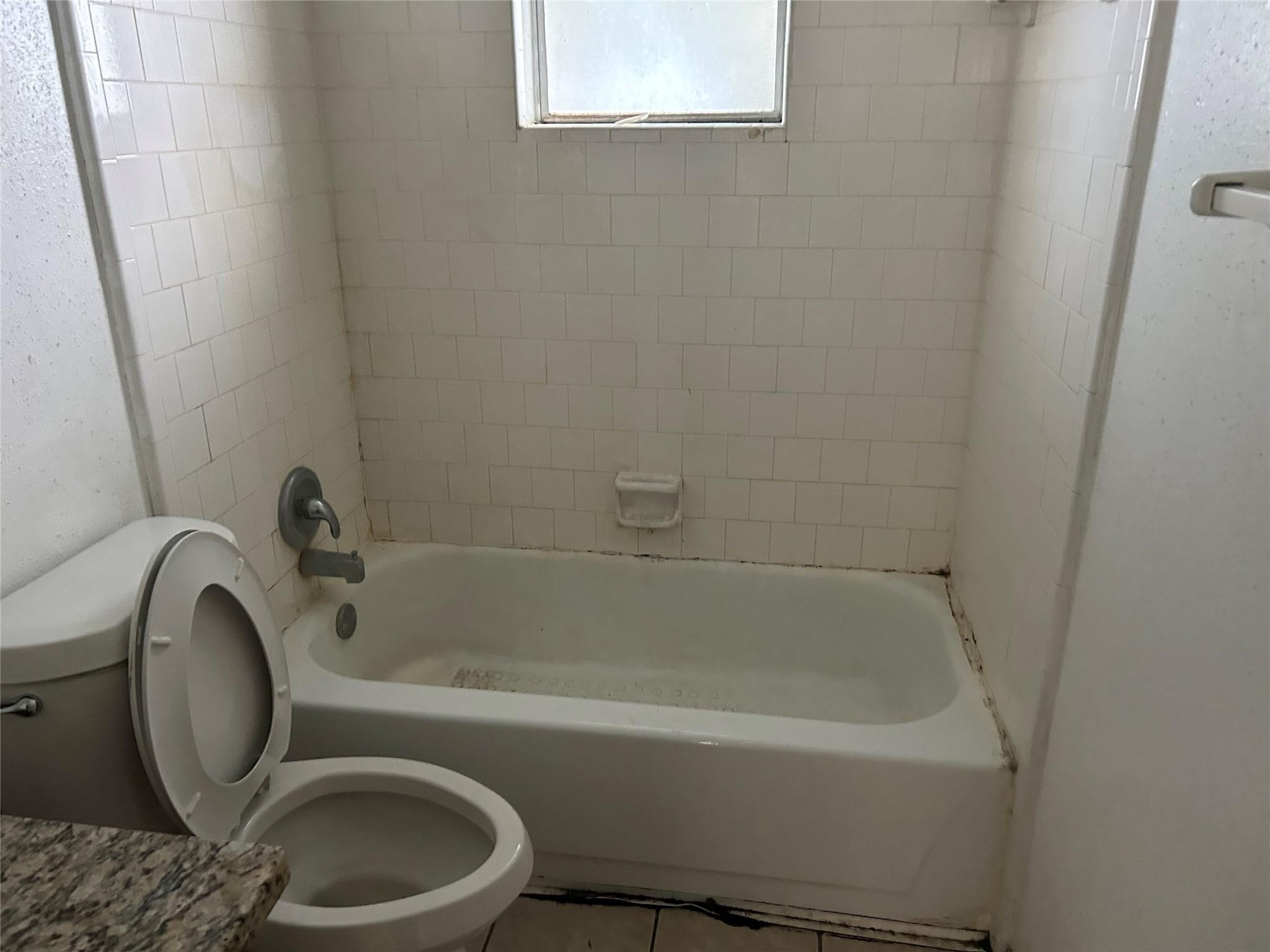 1154 W Brompton Drive Property Photo 13