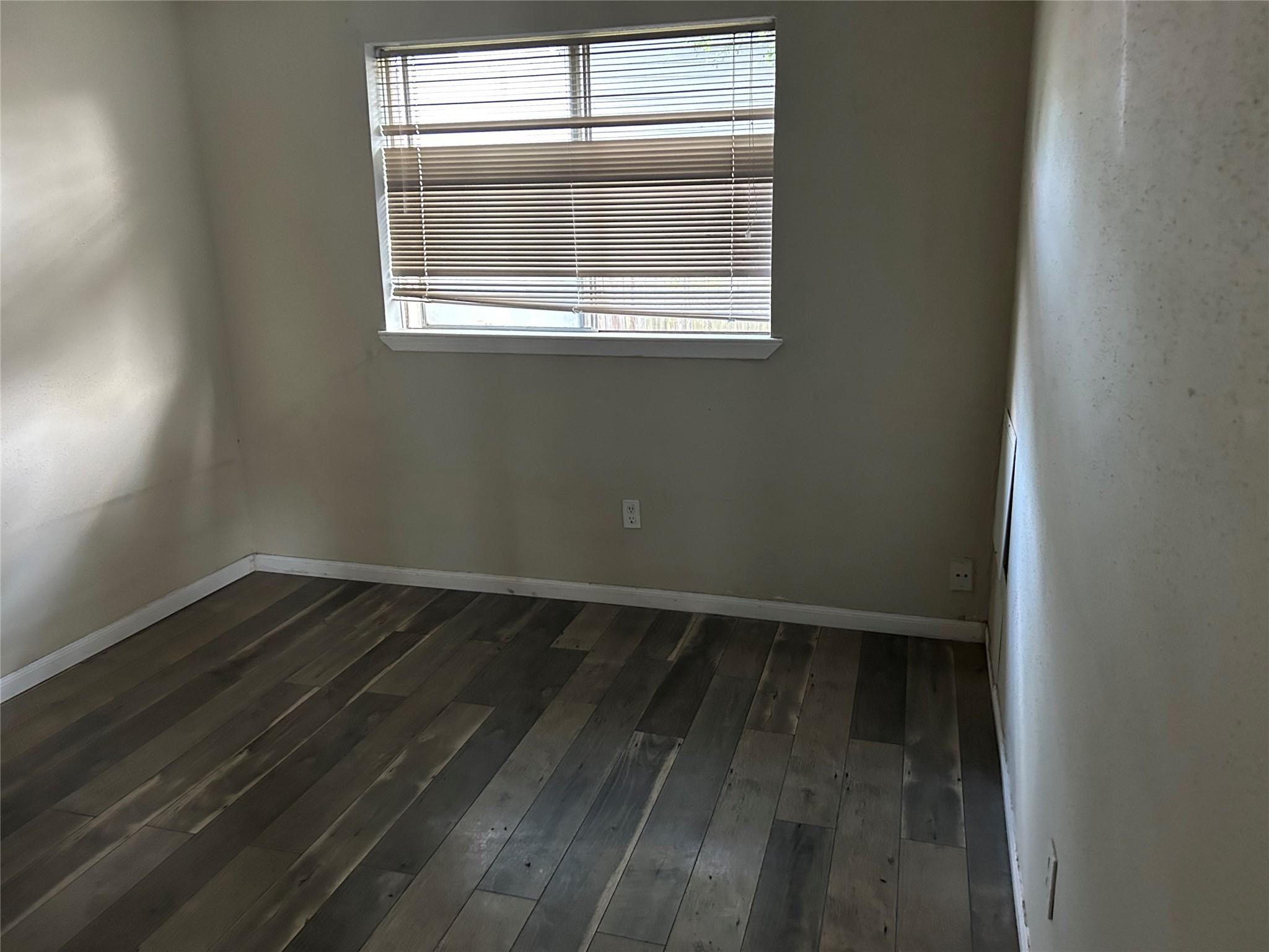 1154 W Brompton Drive Property Photo 16