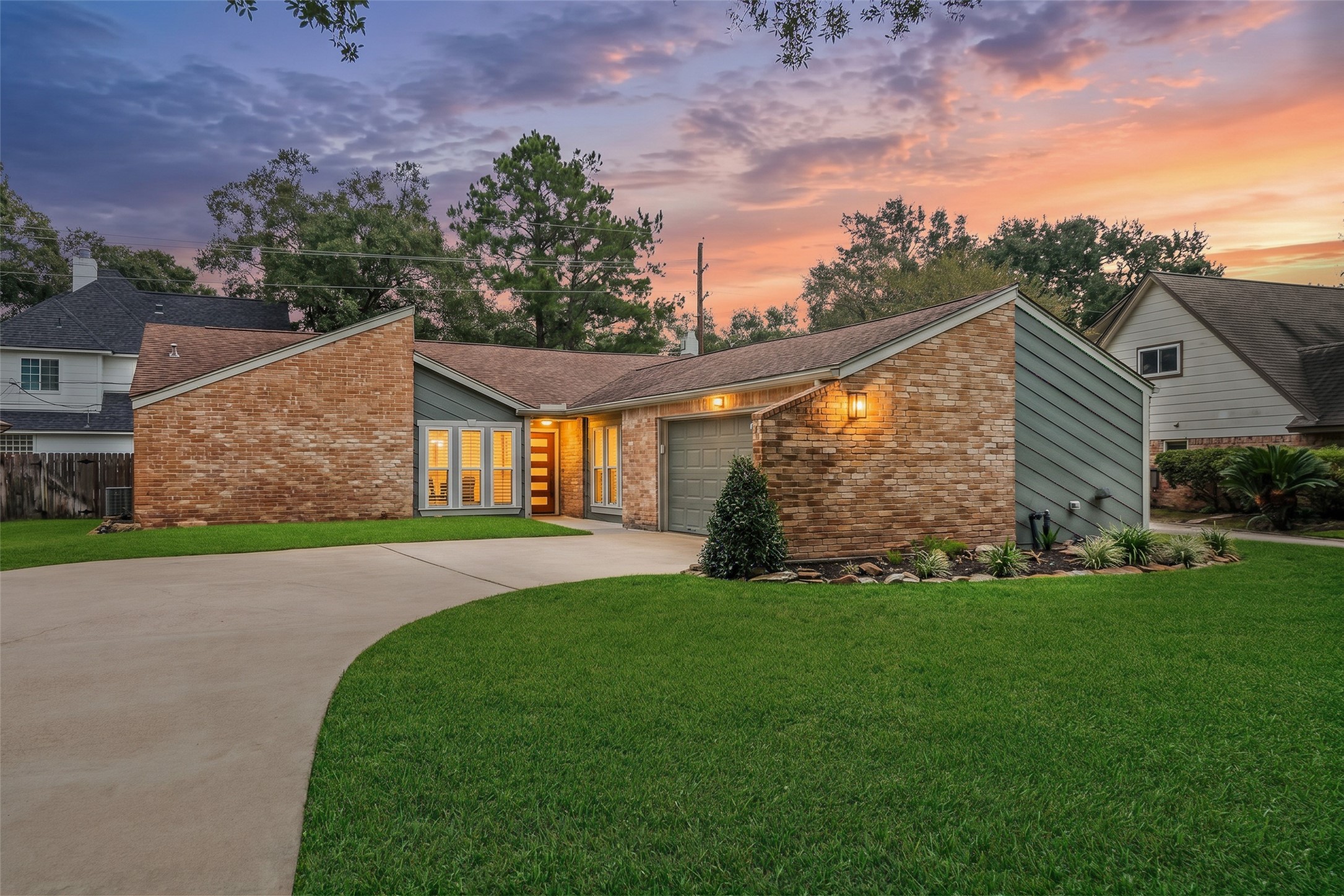 15126 Carols Way Drive Property Photo 1