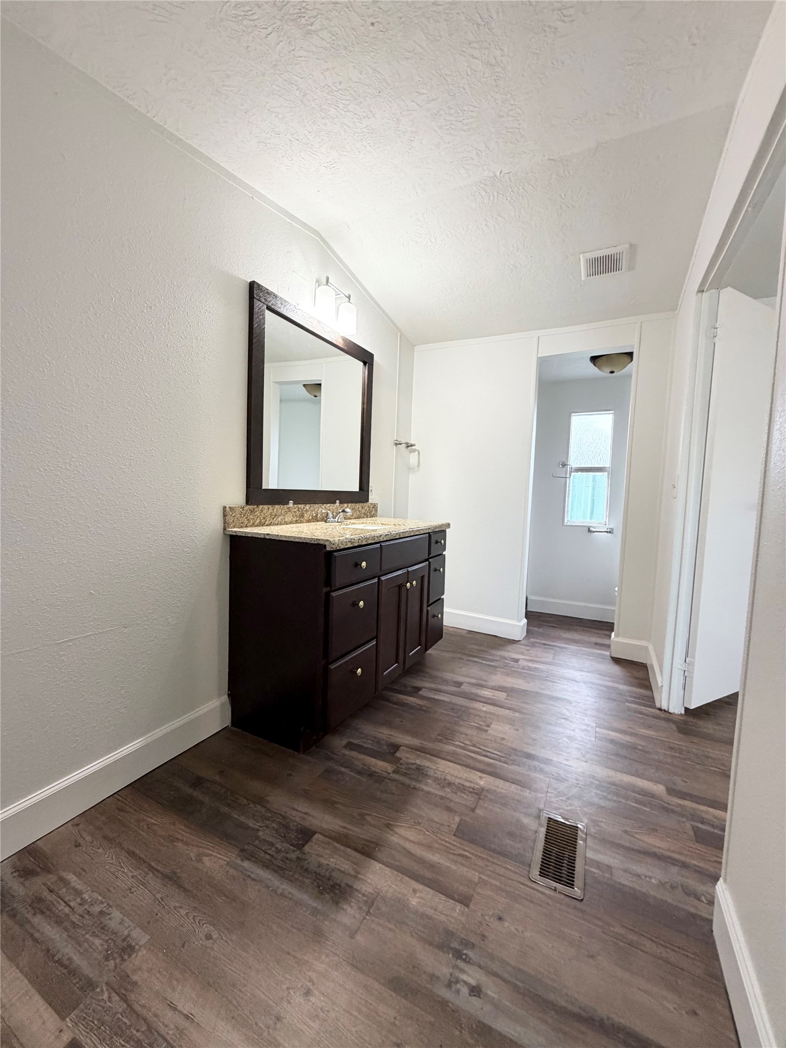 5323 N Redell Road Property Photo 8