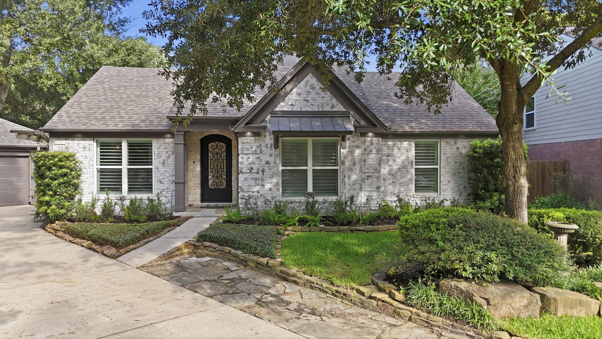 190 VELVET LEAF PLACE