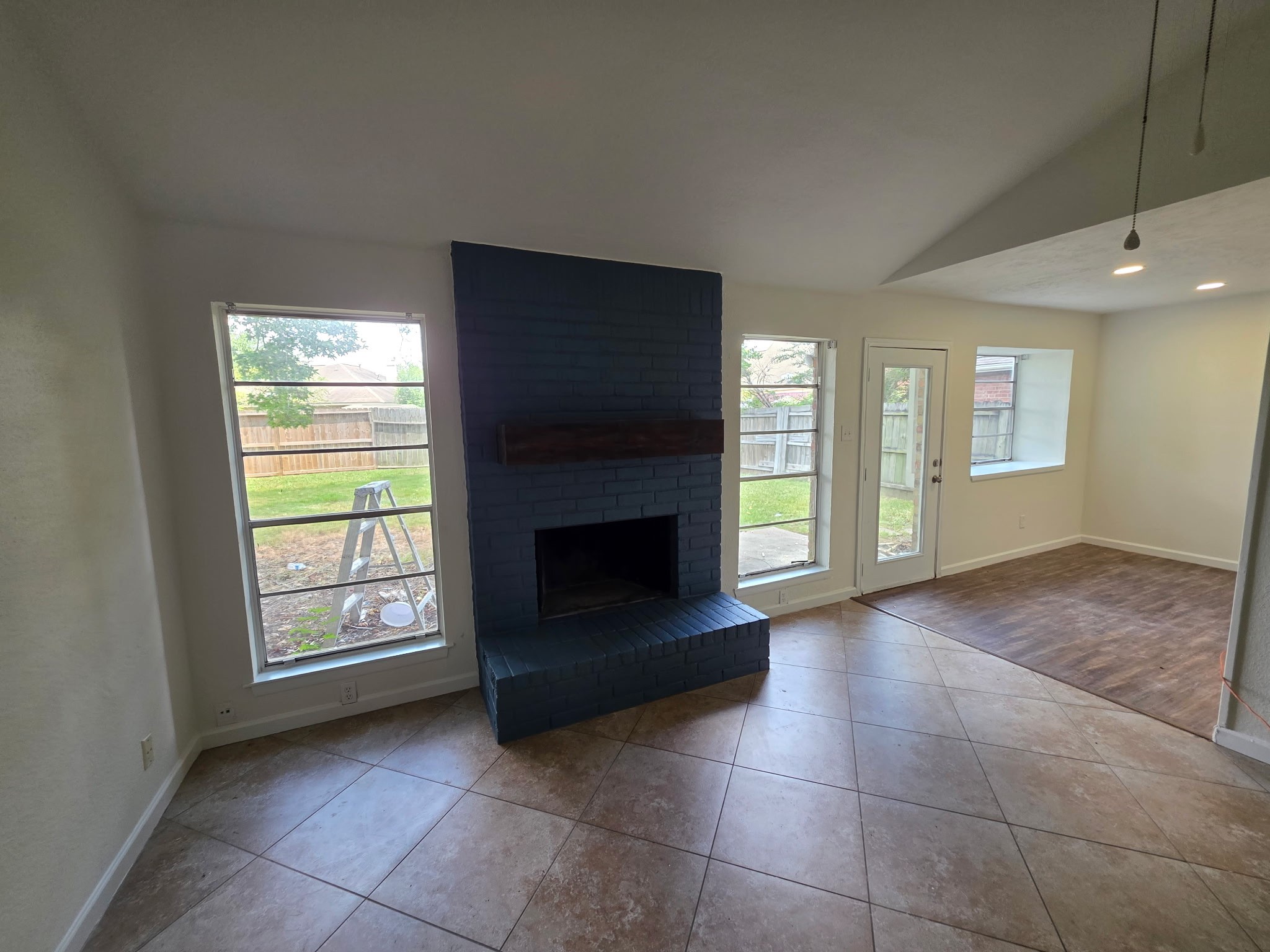 4927 Tealgate Drive Property Photo 2
