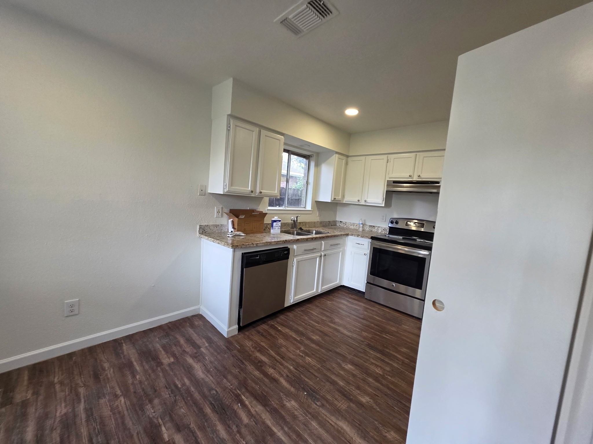 4927 Tealgate Drive Property Photo 6