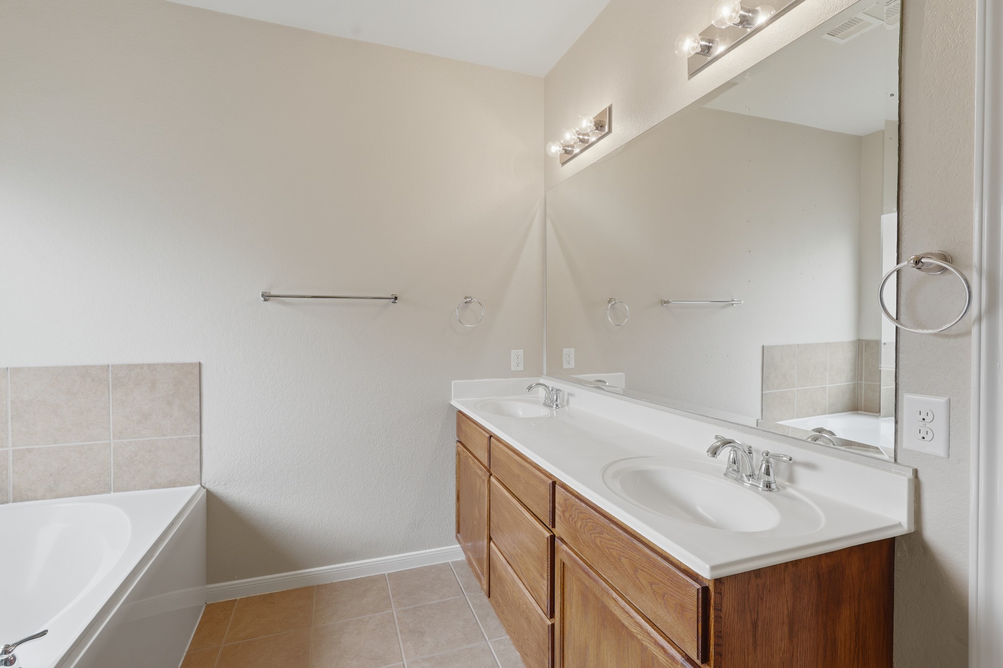 506 Carson Ridge Drive Property Photo 15