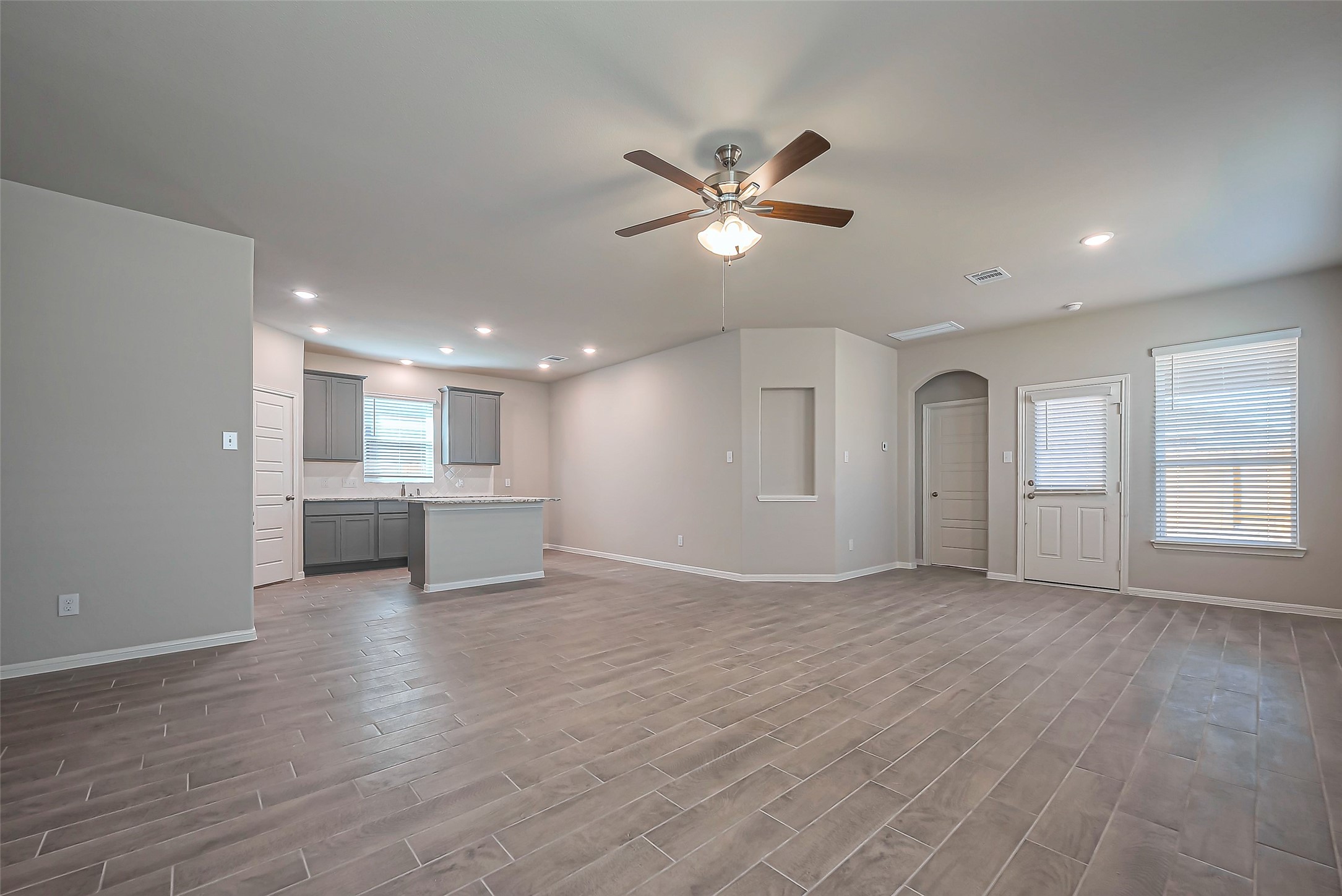 22811 Ephesus Avenue Property Photo 7