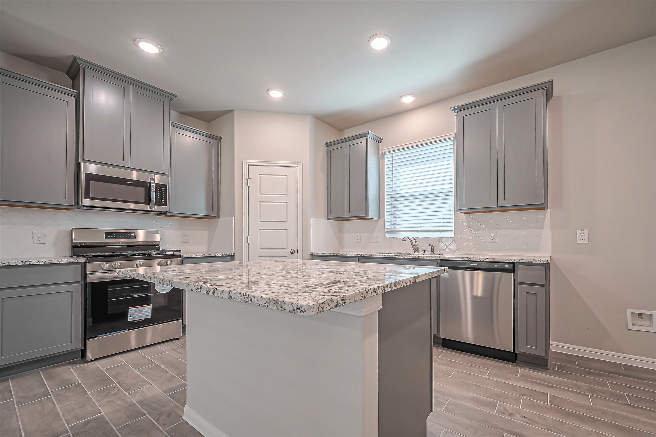22811 Ephesus Avenue Property Photo 10