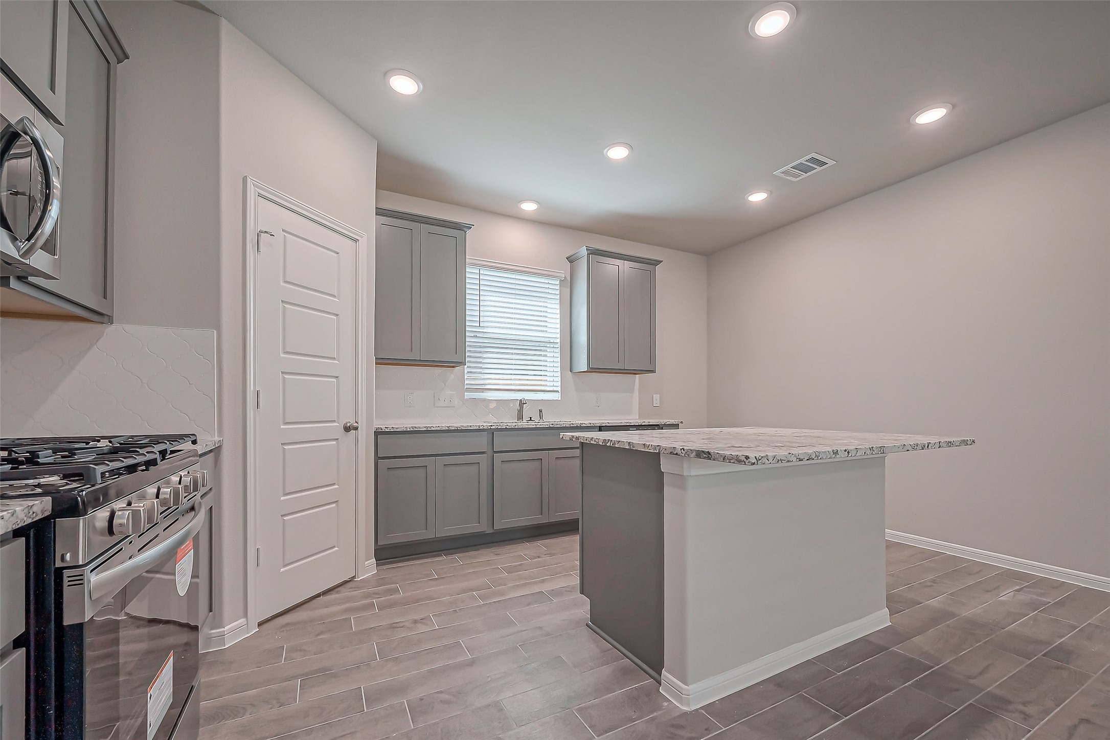 22811 Ephesus Avenue Property Photo 11