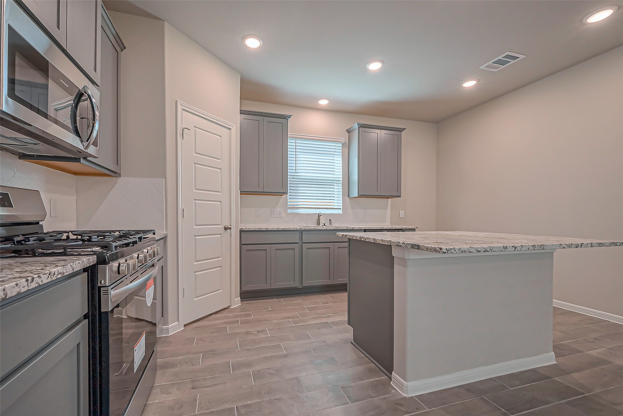 22811 Ephesus Avenue Property Photo 16