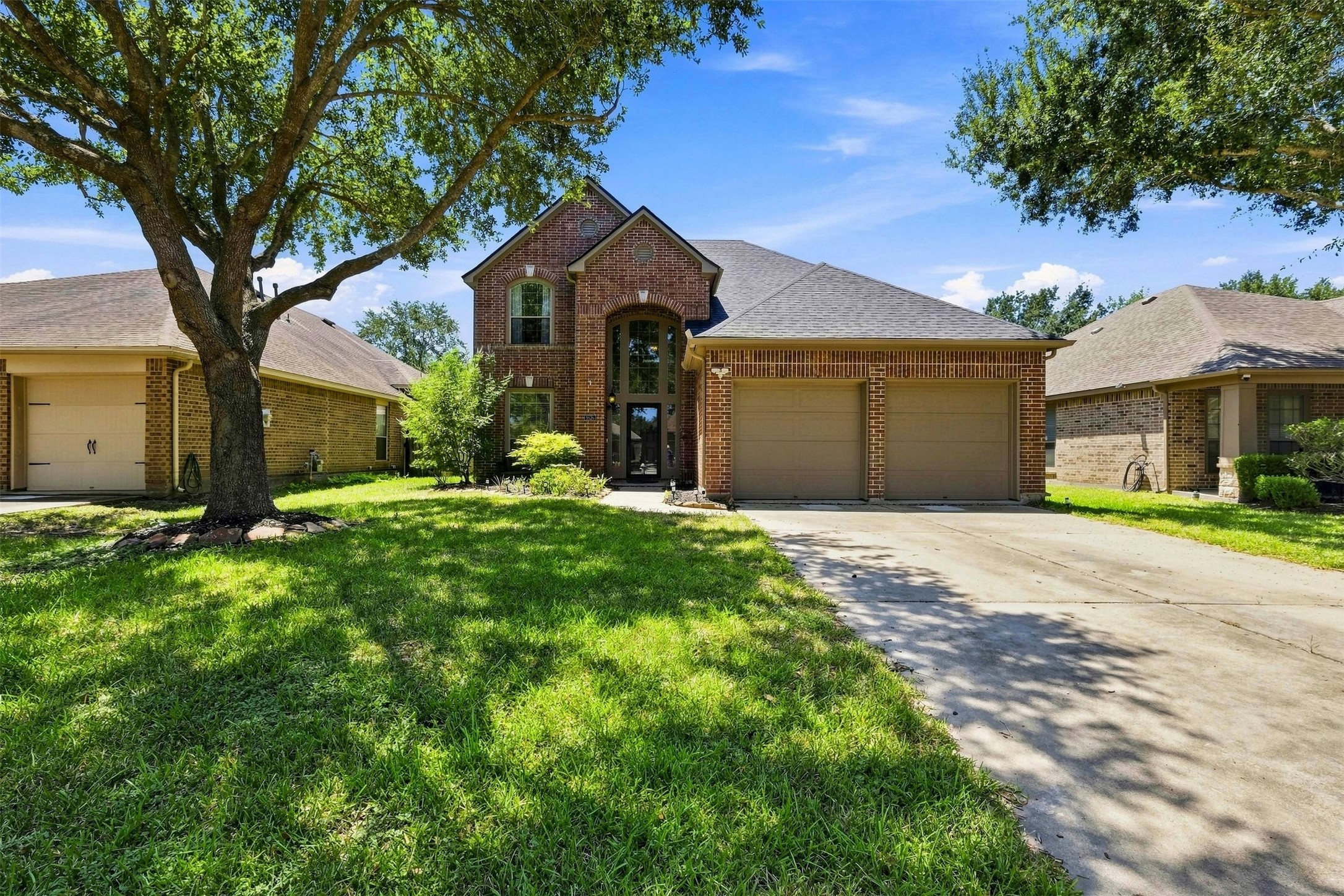 5526 Walnut Glen Lane Property Photo 1