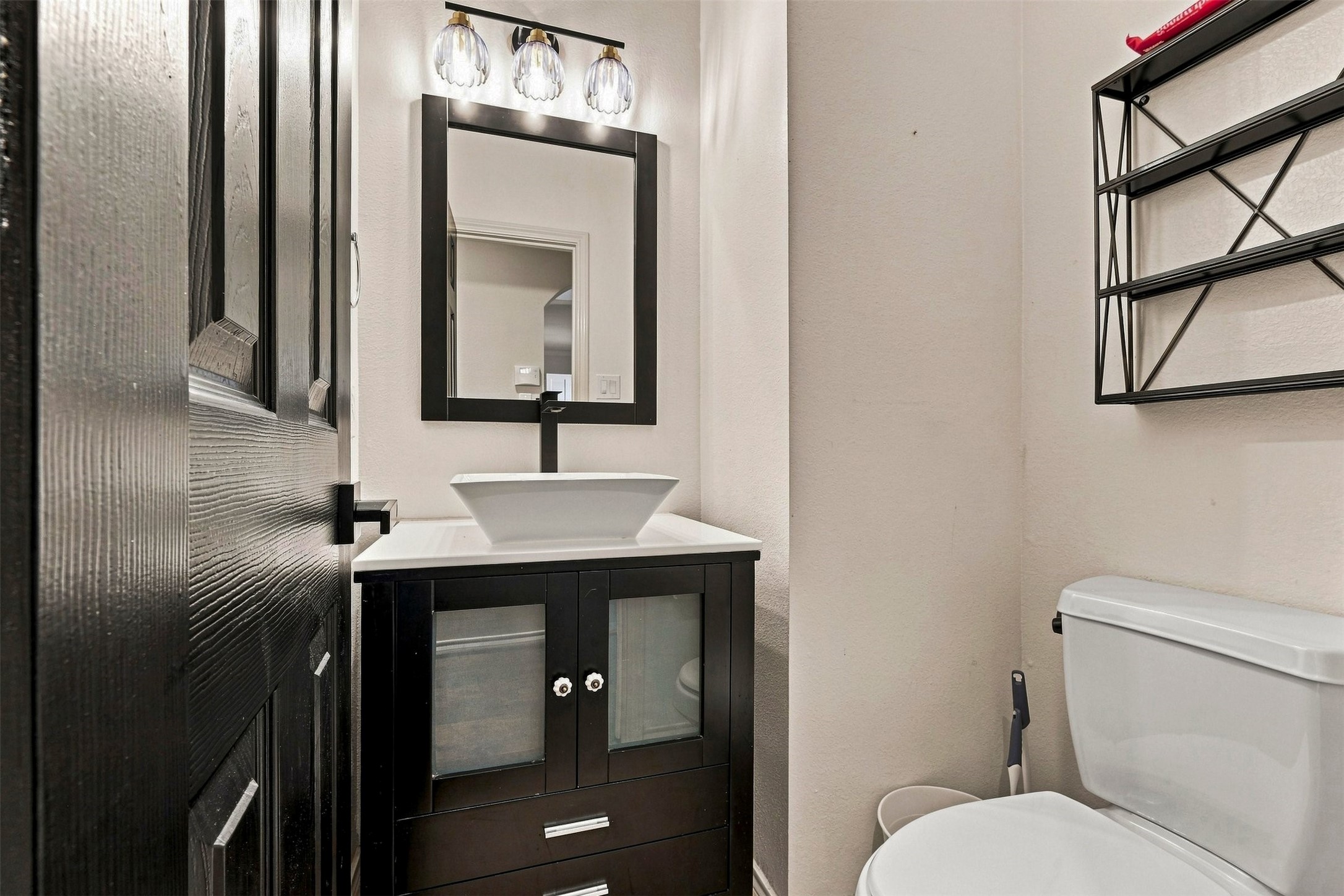5526 Walnut Glen Lane Property Photo 13