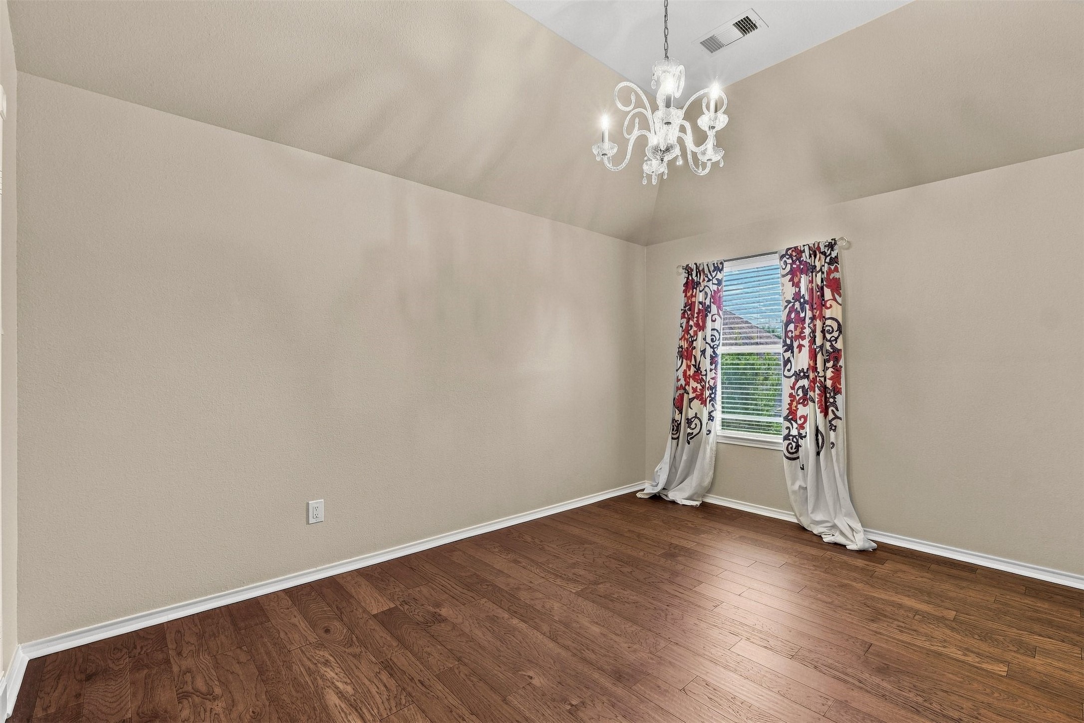 5526 Walnut Glen Lane Property Photo 20