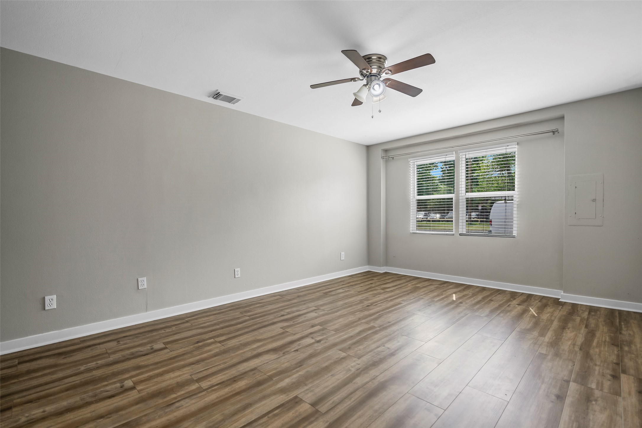 6918 Irvington Boulevard A Property Photo 11