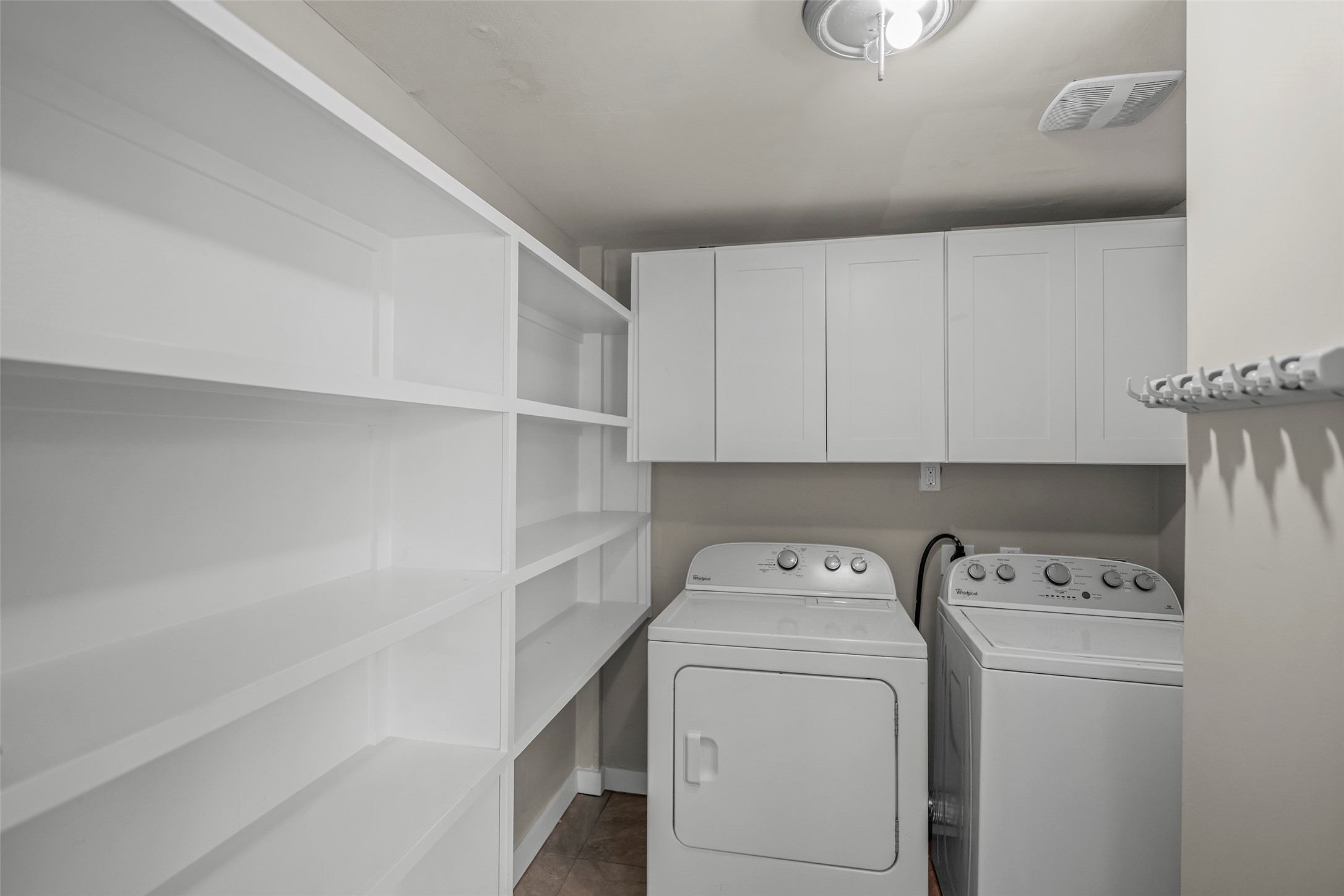 6918 Irvington Boulevard A Property Photo 13