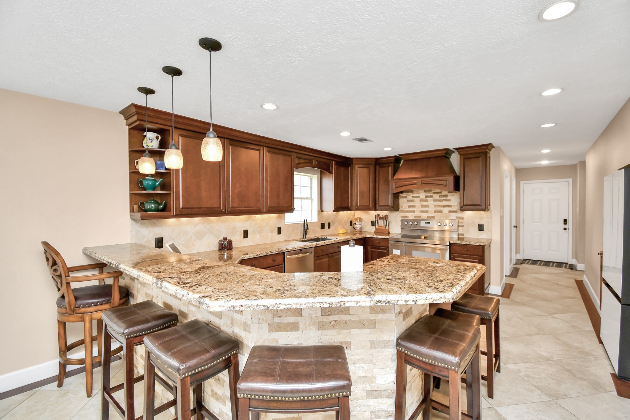 8114 Beach Haven Drive Property Photo 5