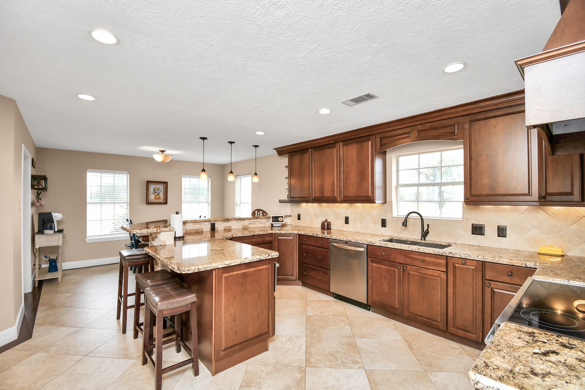 8114 Beach Haven Drive Property Photo 6