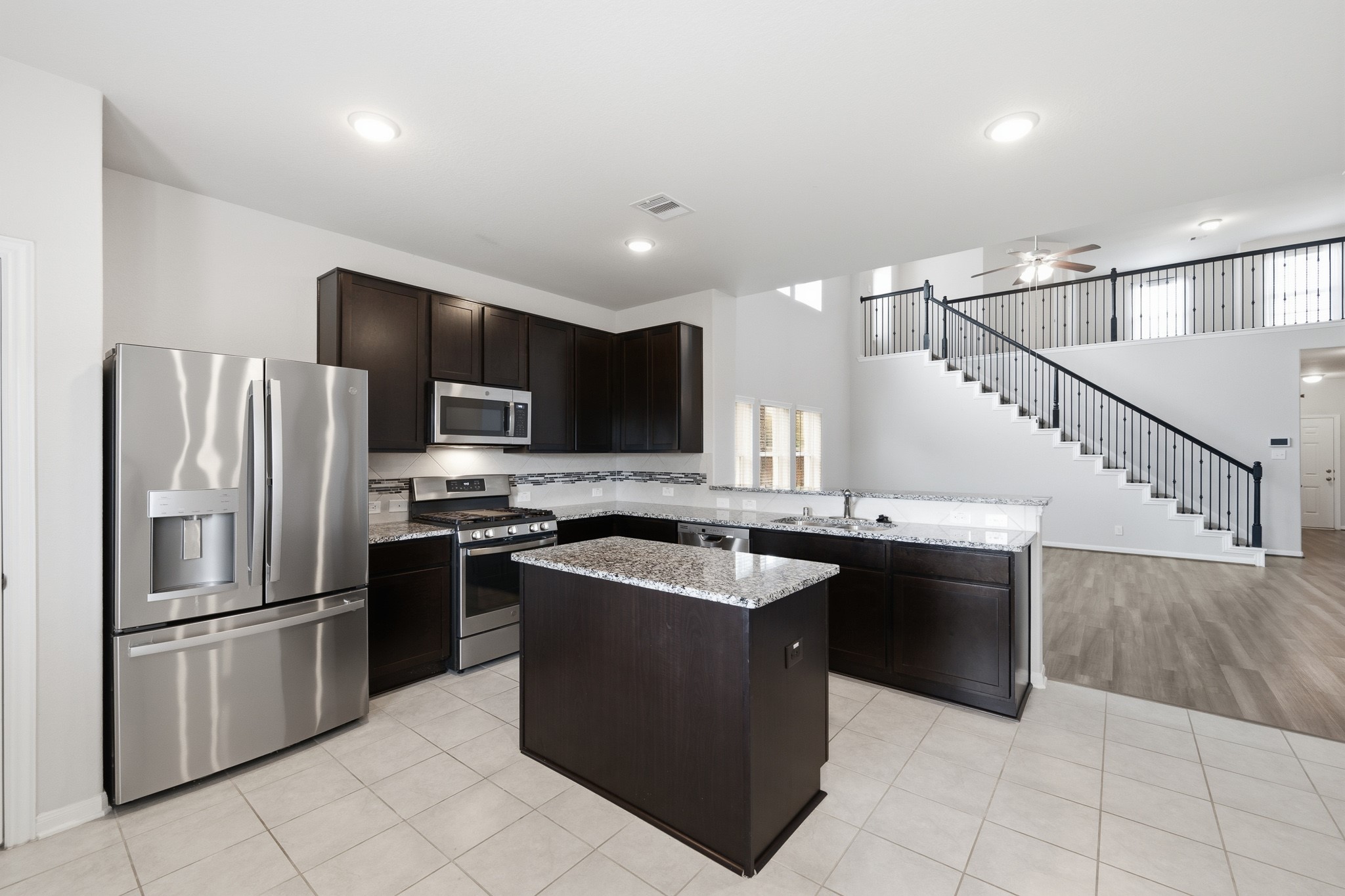 10402 Matterhorn Drive Property Photo 11