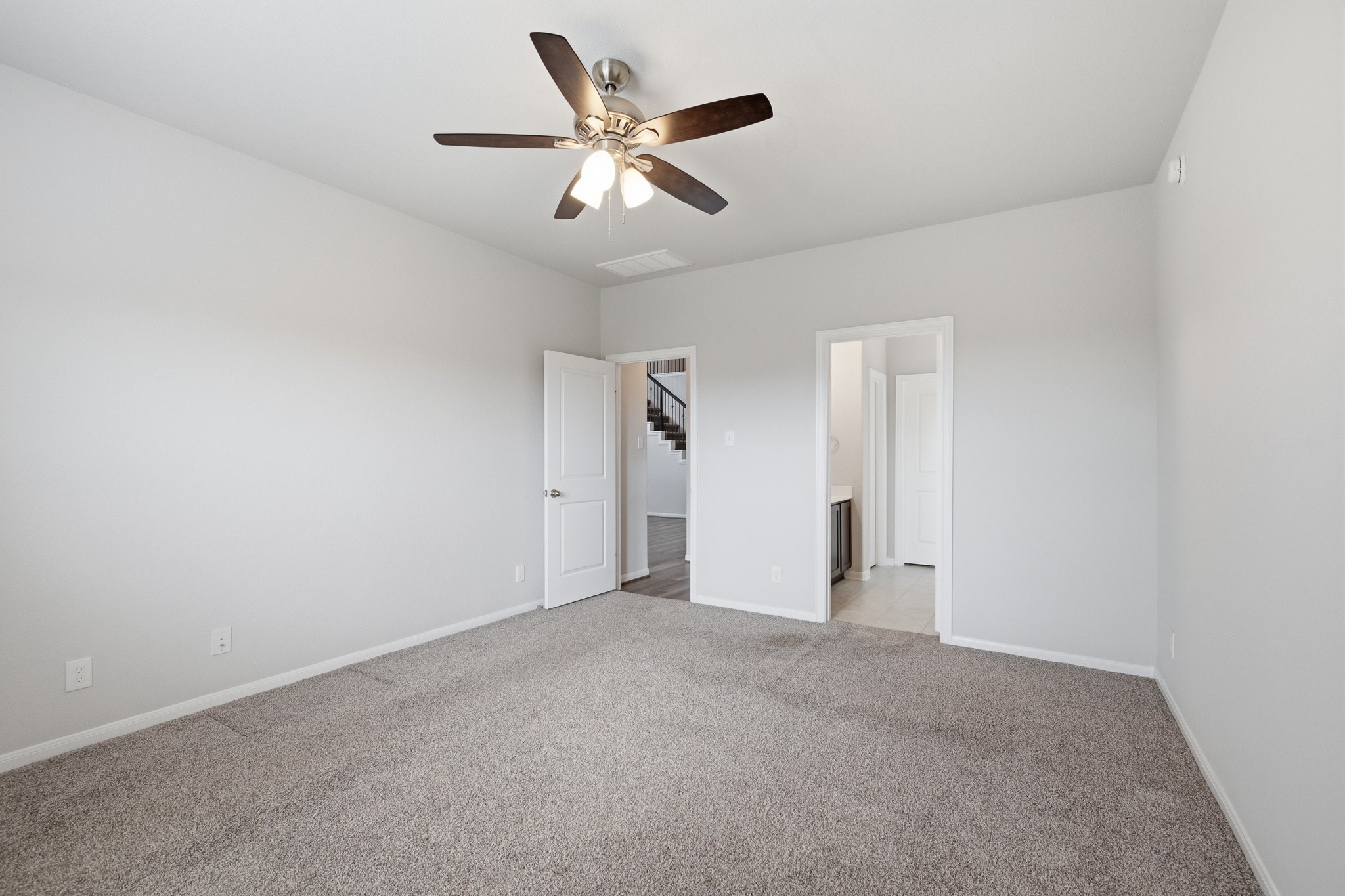 10402 Matterhorn Drive Property Photo 18