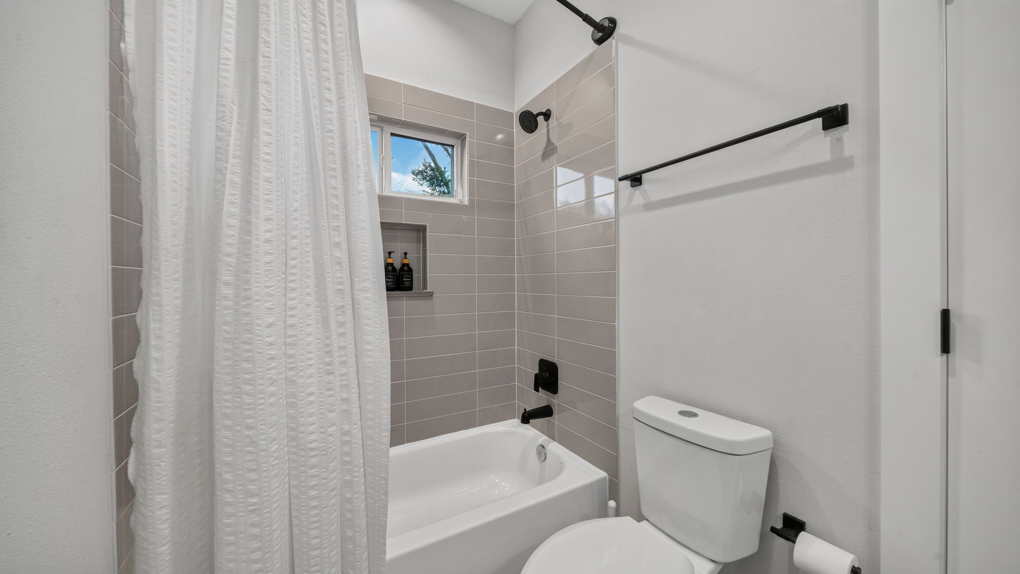 850 Elkhart Street D/e Property Photo 11